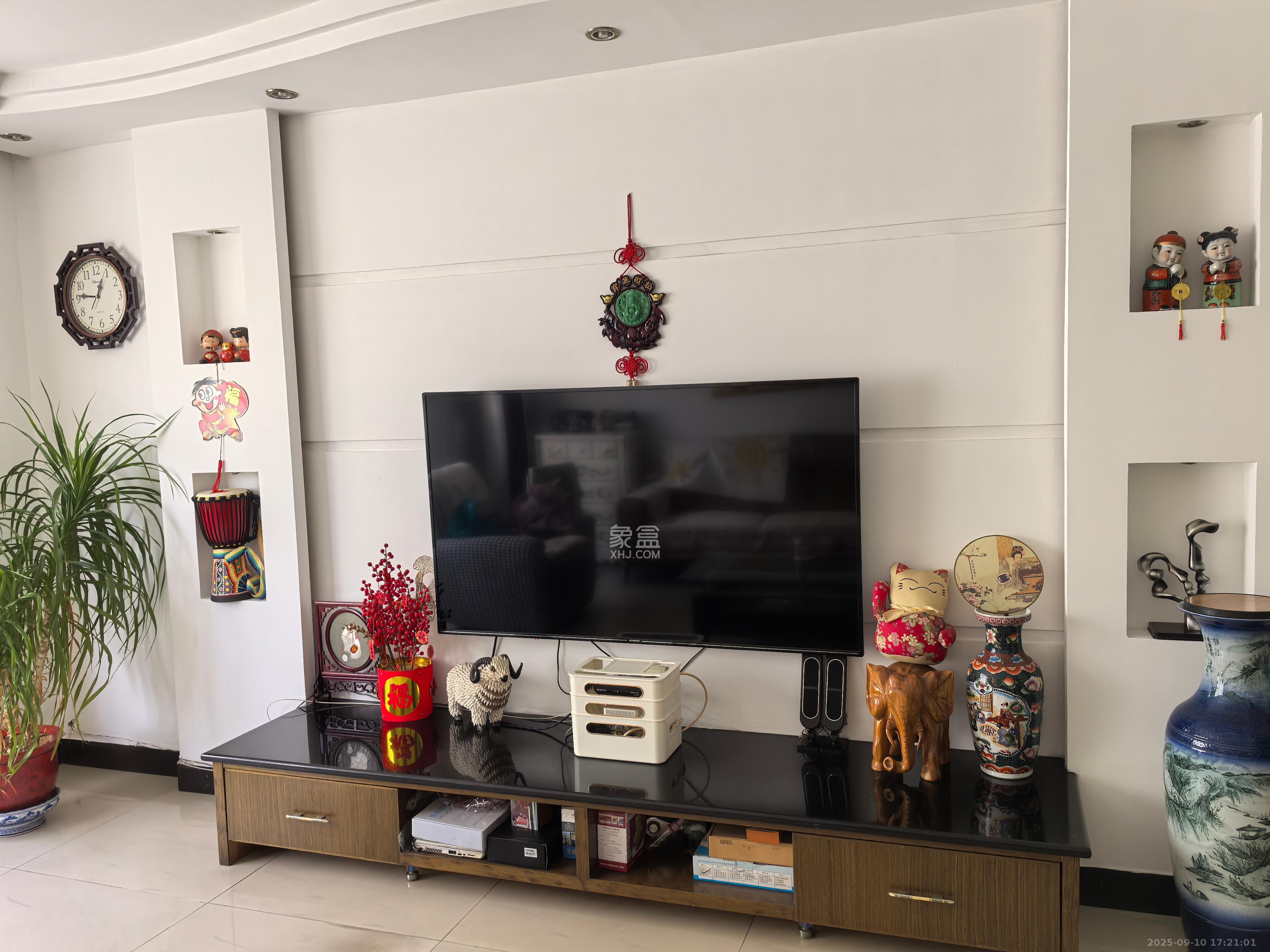 新星小区 3室2厅2卫 2200.0元/月 新星小区 3室2厅2卫 2200.0元/月室内图