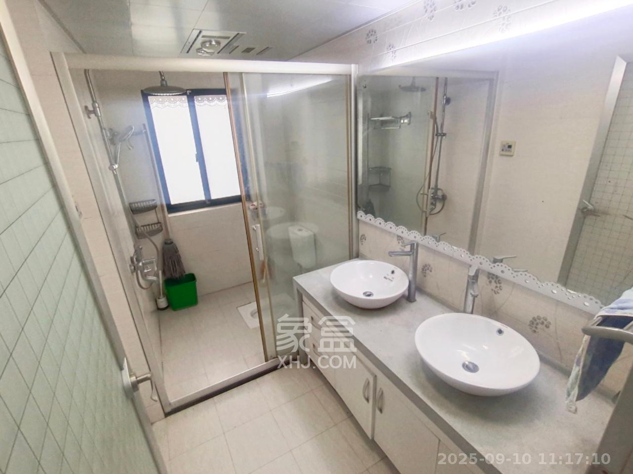 共和世家  4室2厅2卫    3900.0元/月 共和世家  4室2厅2卫    3900.0元/月室内图