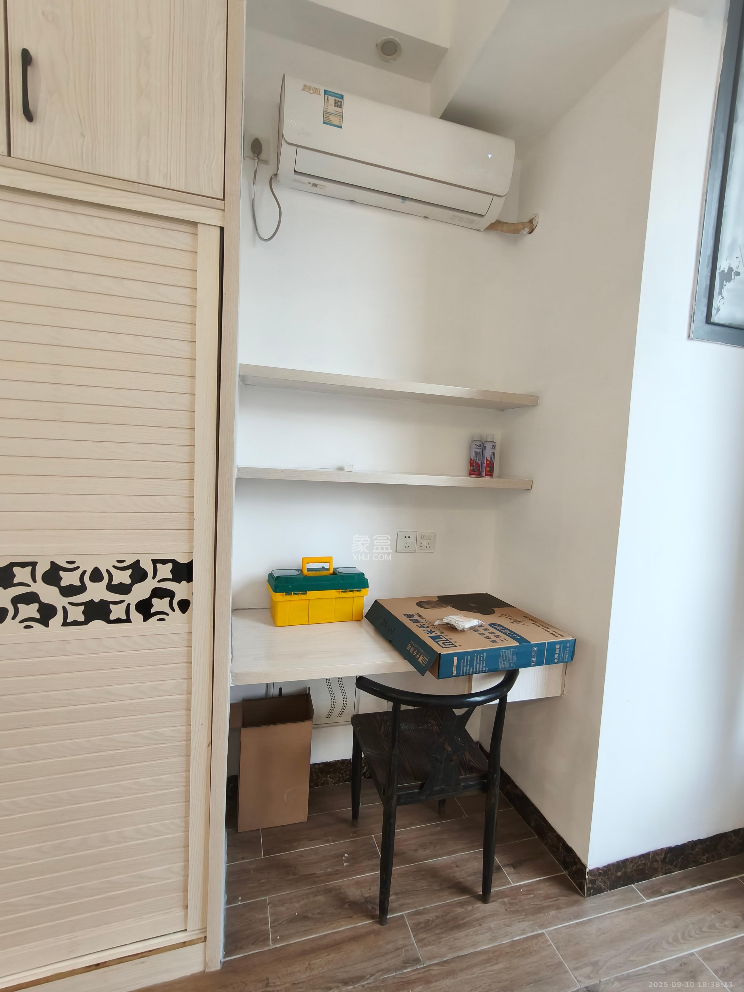 金茂梅溪湖  1室1厅1卫    1600.0元/月室内图