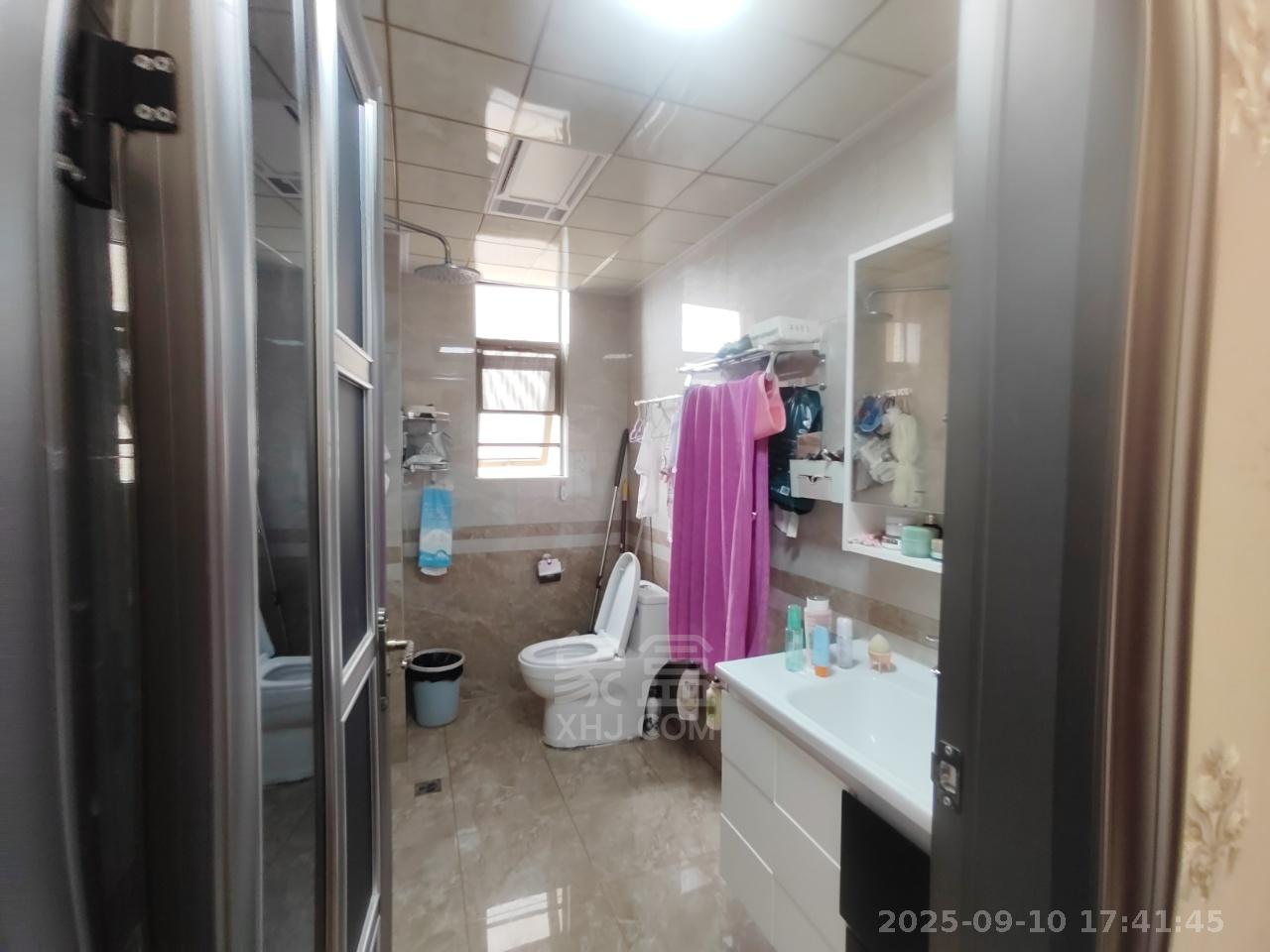 奥园广场  3室2厅2卫   2500.00元/月室内图