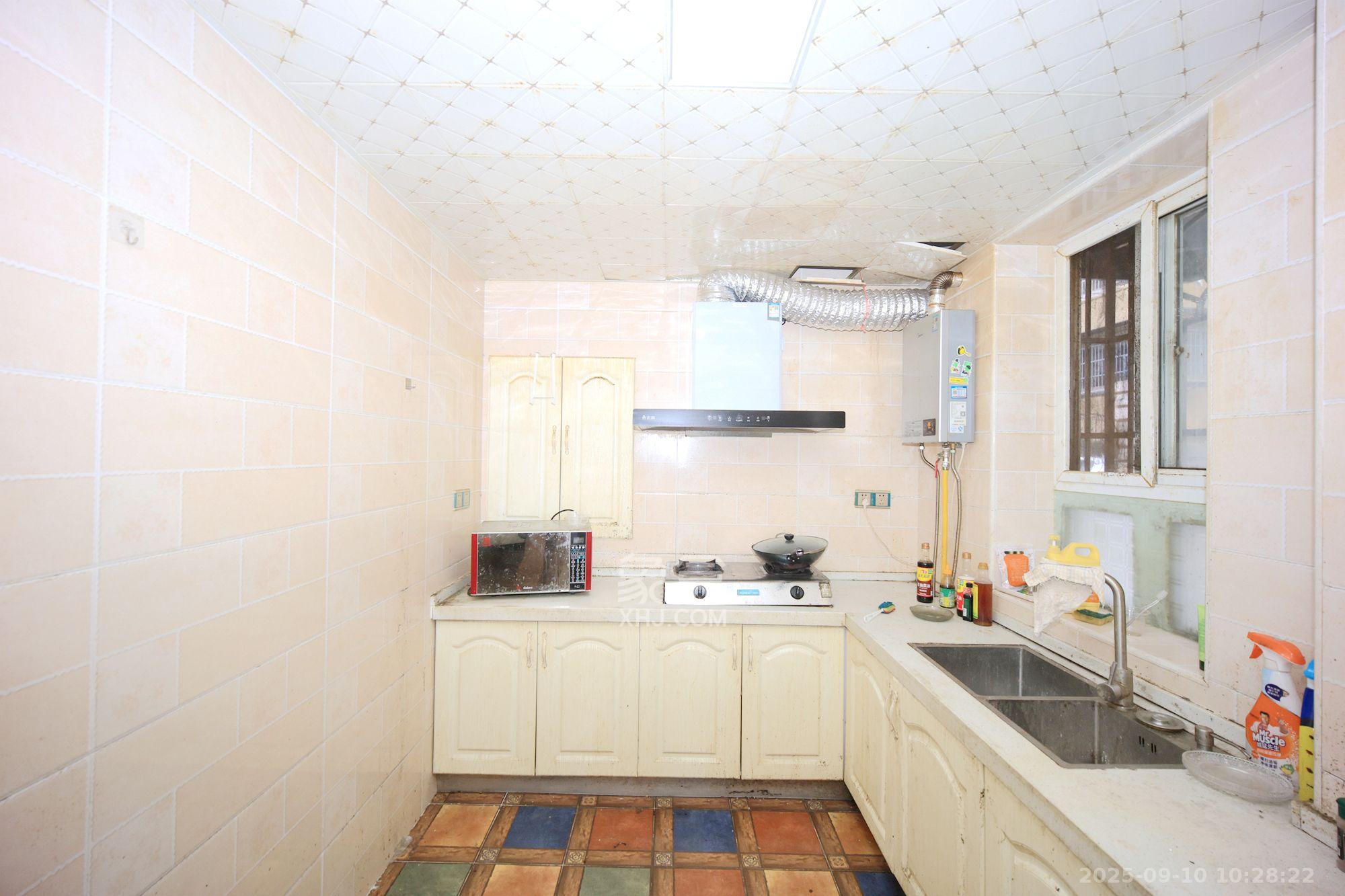 燕子岭散盘  3室2厅1卫    2600.0元/月室内图