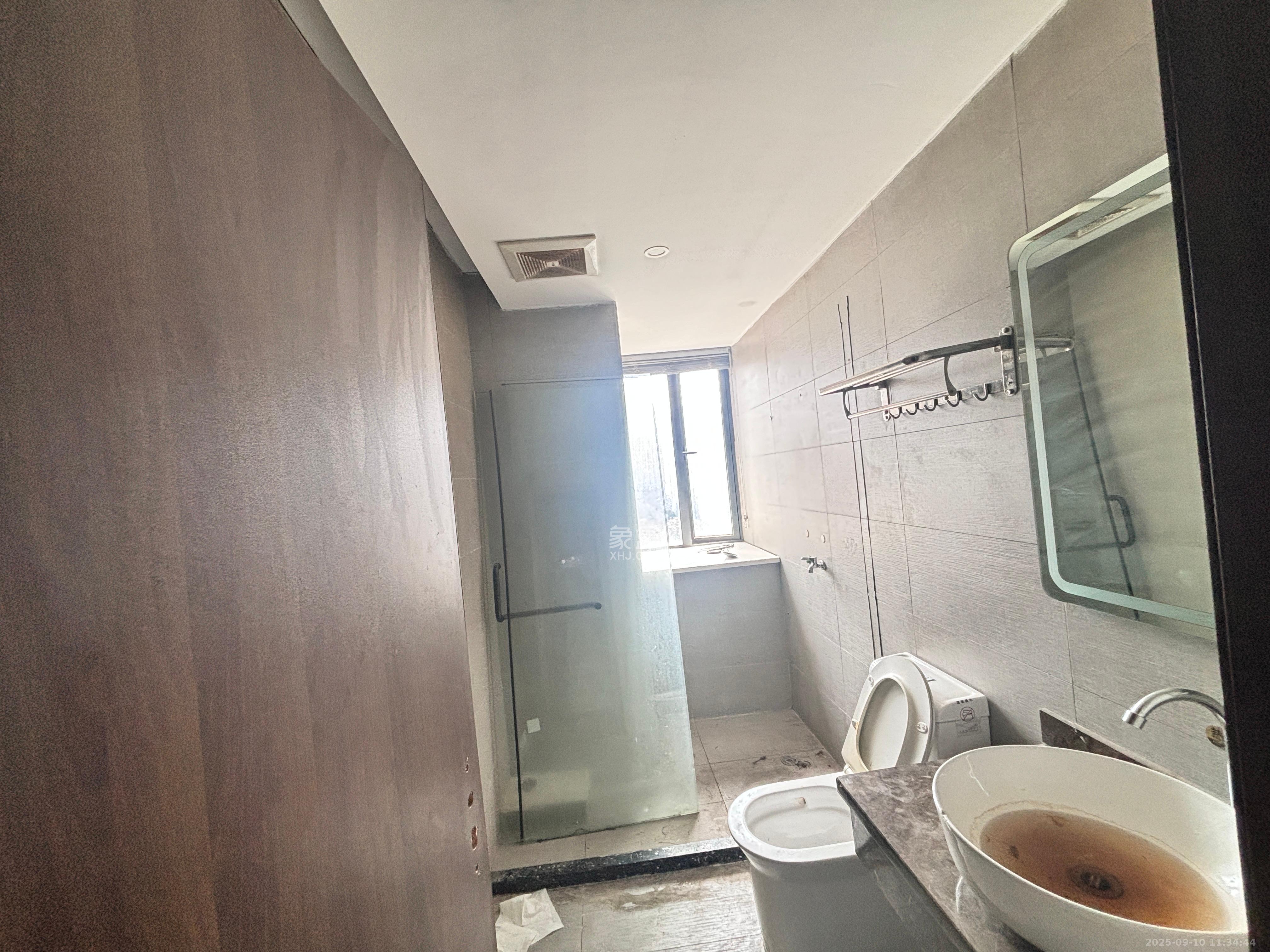 西子湖畔沃府  1室1厅1卫    2000.0元/月 西子湖畔沃府  1室1厅1卫    2000.0元/月室内图