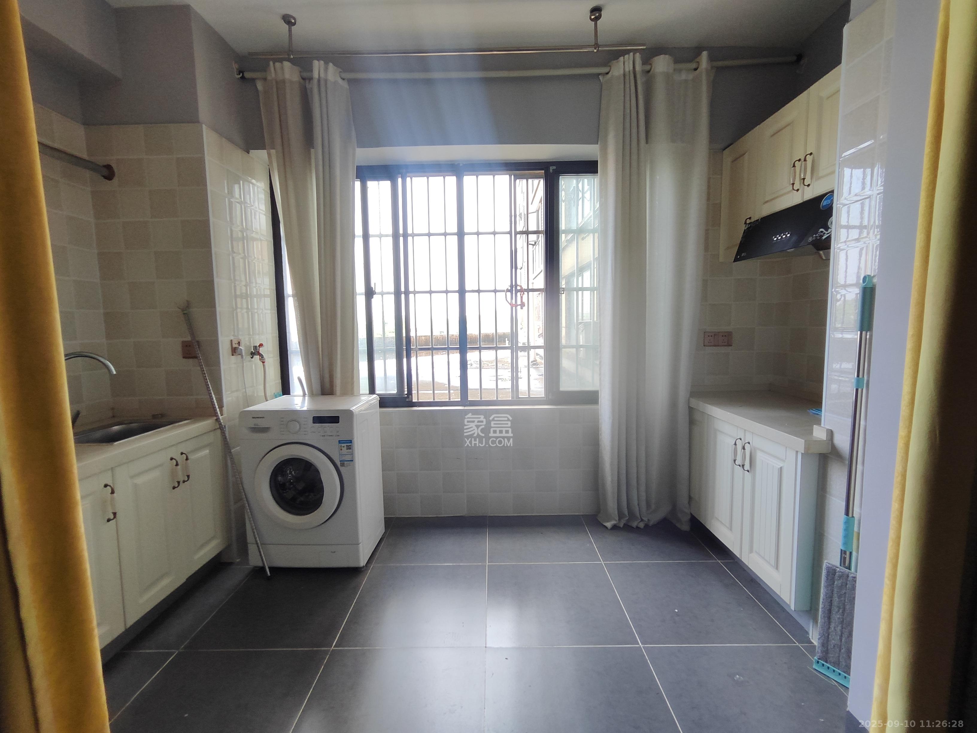 富兴旺角  1室1厅1卫    1450.0元/月 富兴旺角  1室1厅1卫    1450.0元/月室内图