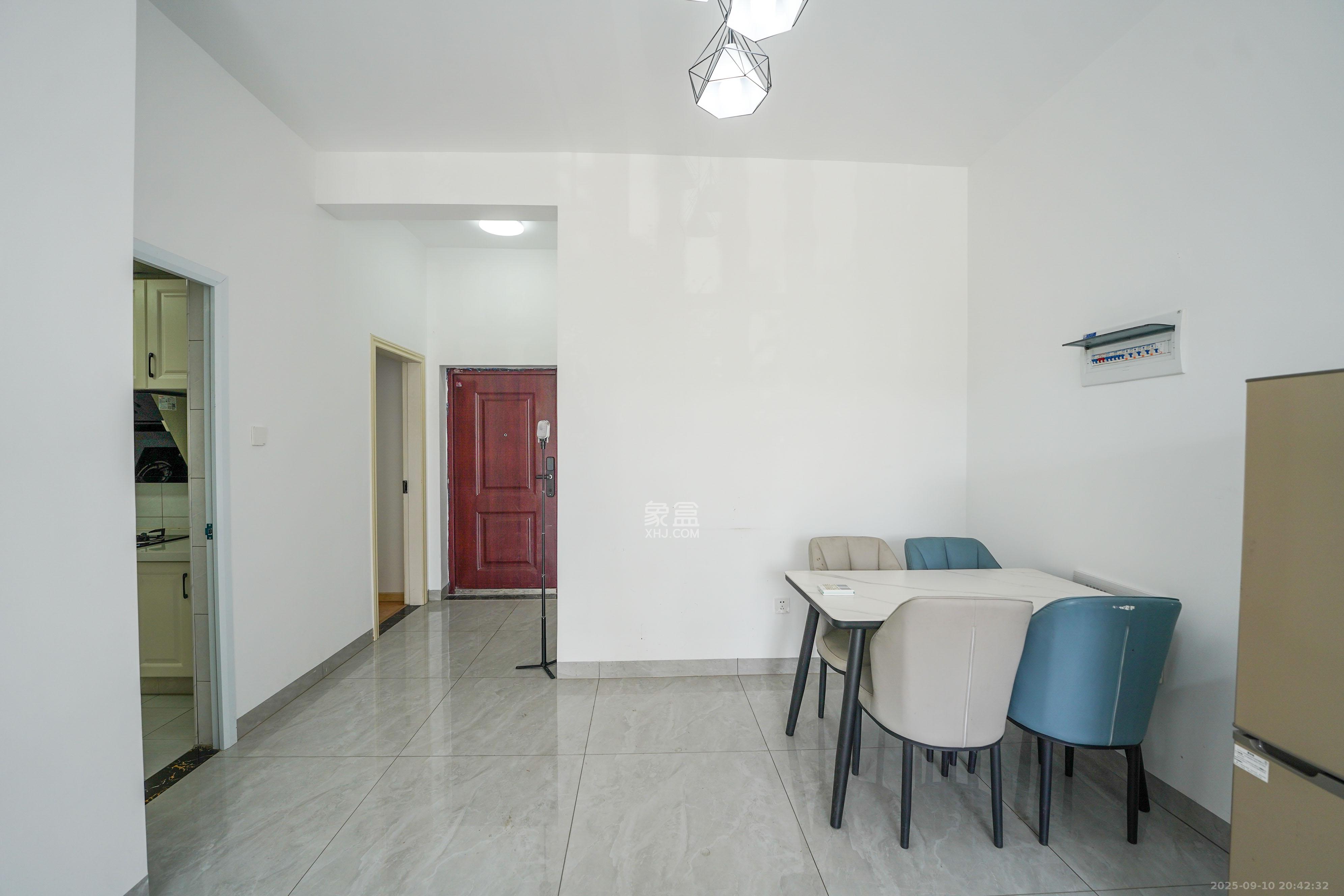 福天藏郡院子  2室2厅1卫    40.0万客厅