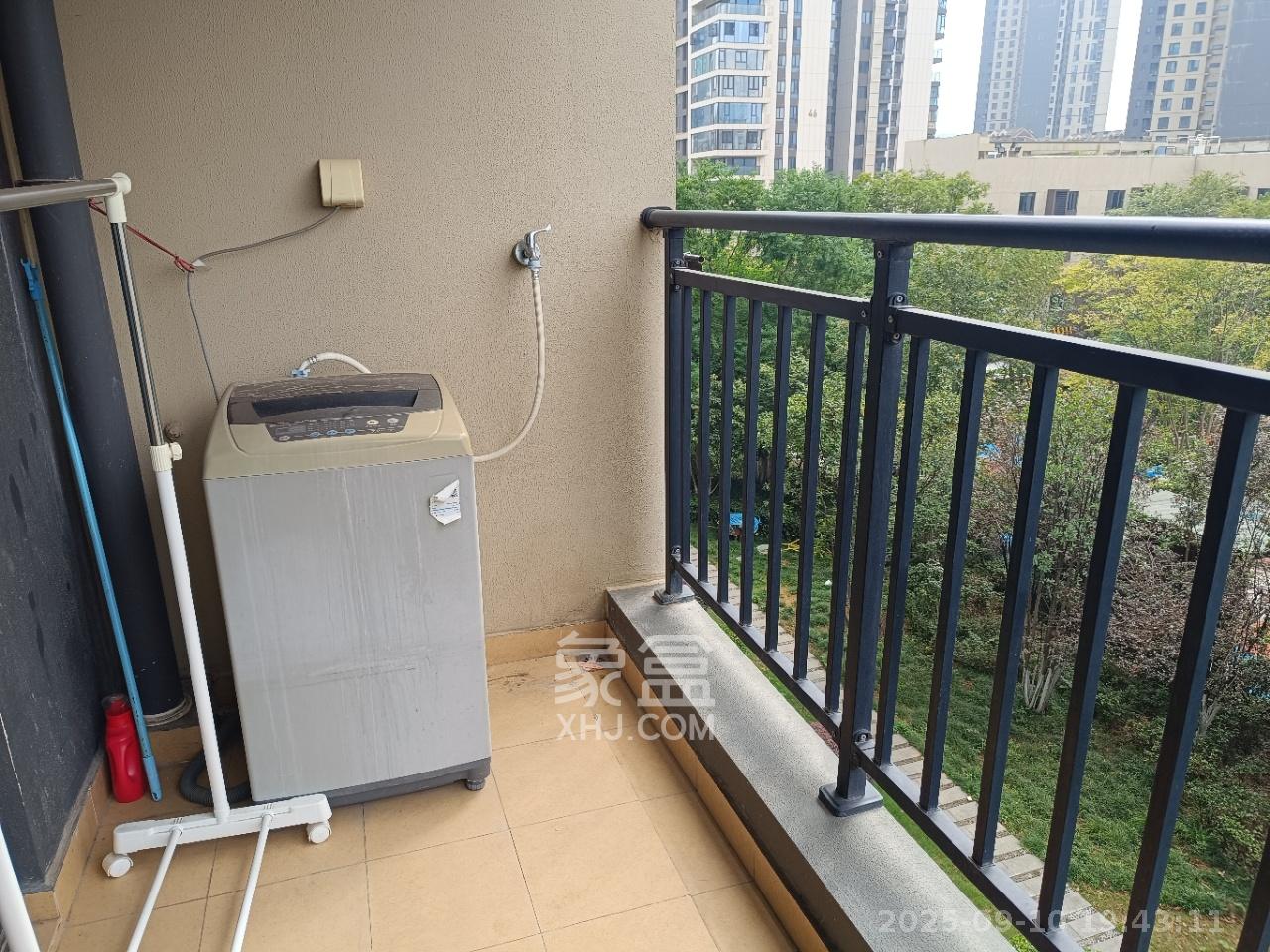 万科魅力之城 3室2厅2卫 2400.0元/月 万科魅力之城 3室2厅2卫 2400.0元/月室内图