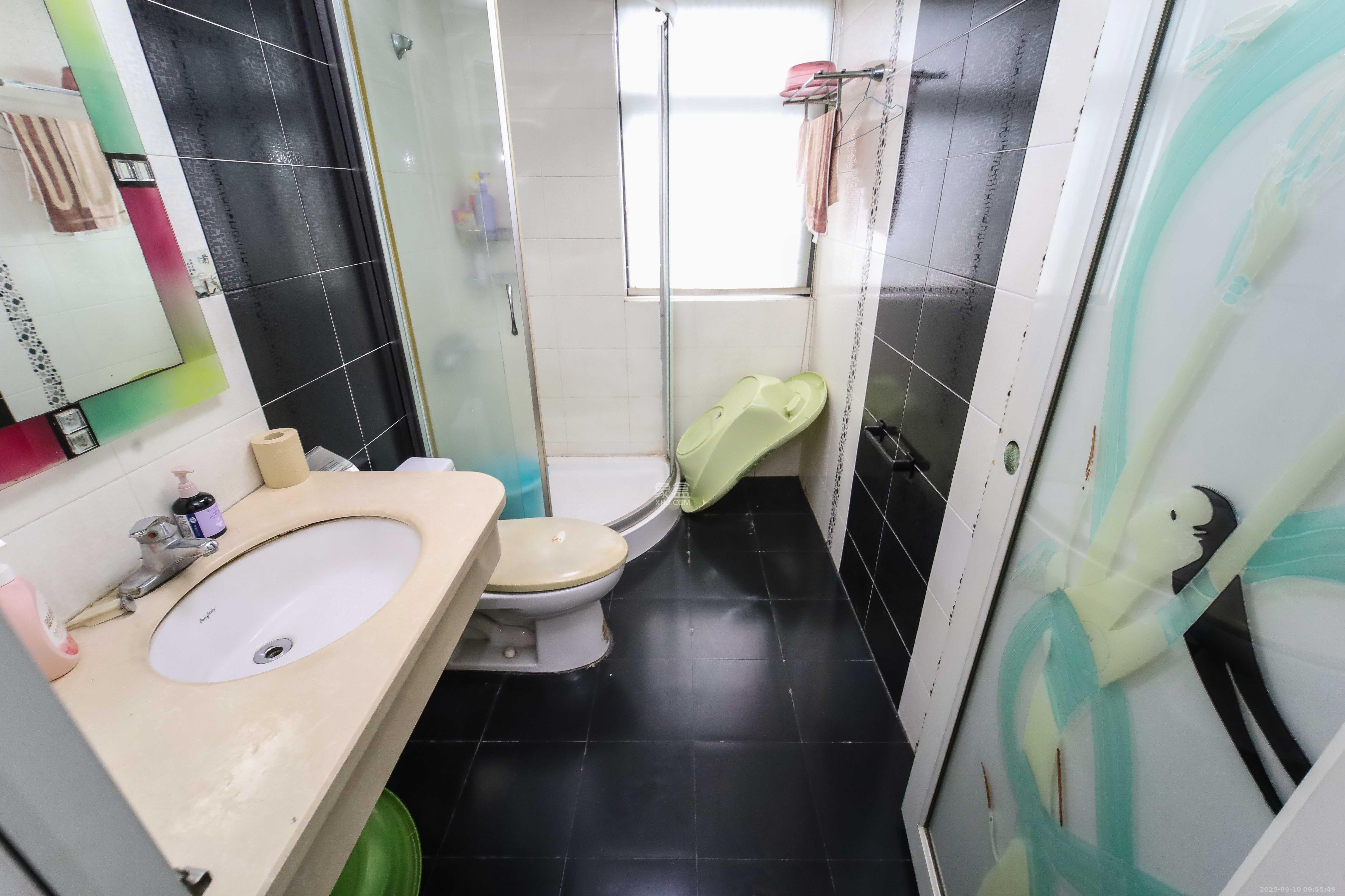 仁和香堤雅境  3室2厅2卫    3000.0元/月室内图