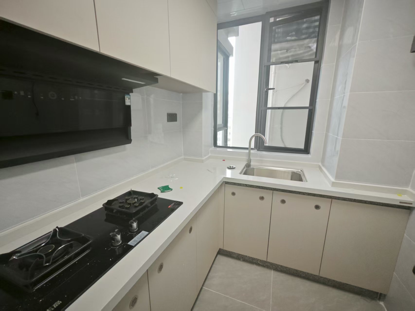 天街华府（海南新天地）  3室2厅2卫    4000.0元/月室内图