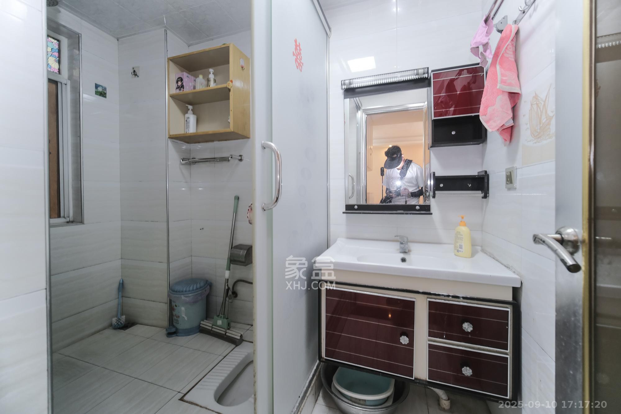 郡原居里  2室2厅1卫    46.8万 郡原居里  2室2厅1卫    46.8万卫生间