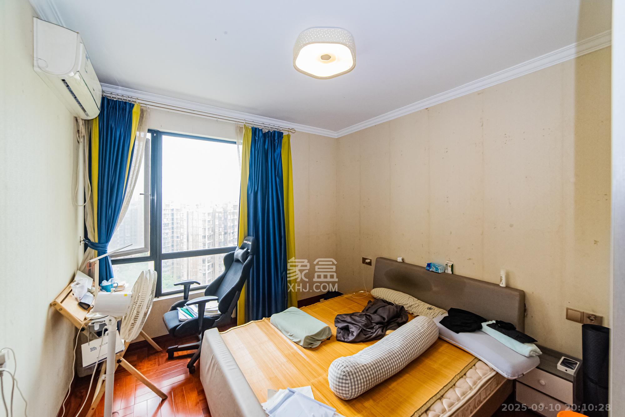 万科城 3室2厅1卫 113.0万 万科城 3室2厅1卫 113.0万卧室