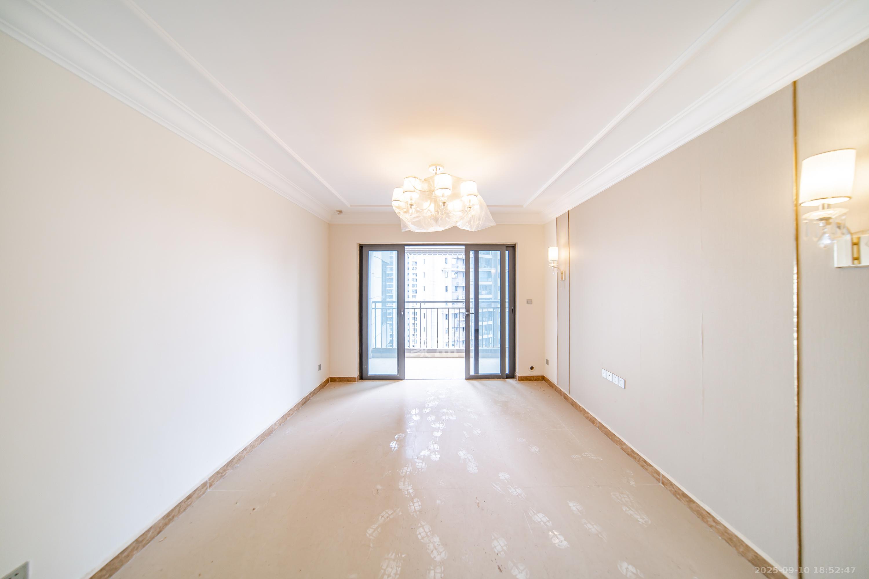 恒大文化旅游城A区 3室2厅1卫 65.0万 恒大文化旅游城A区 3室2厅1卫 65.0万客厅