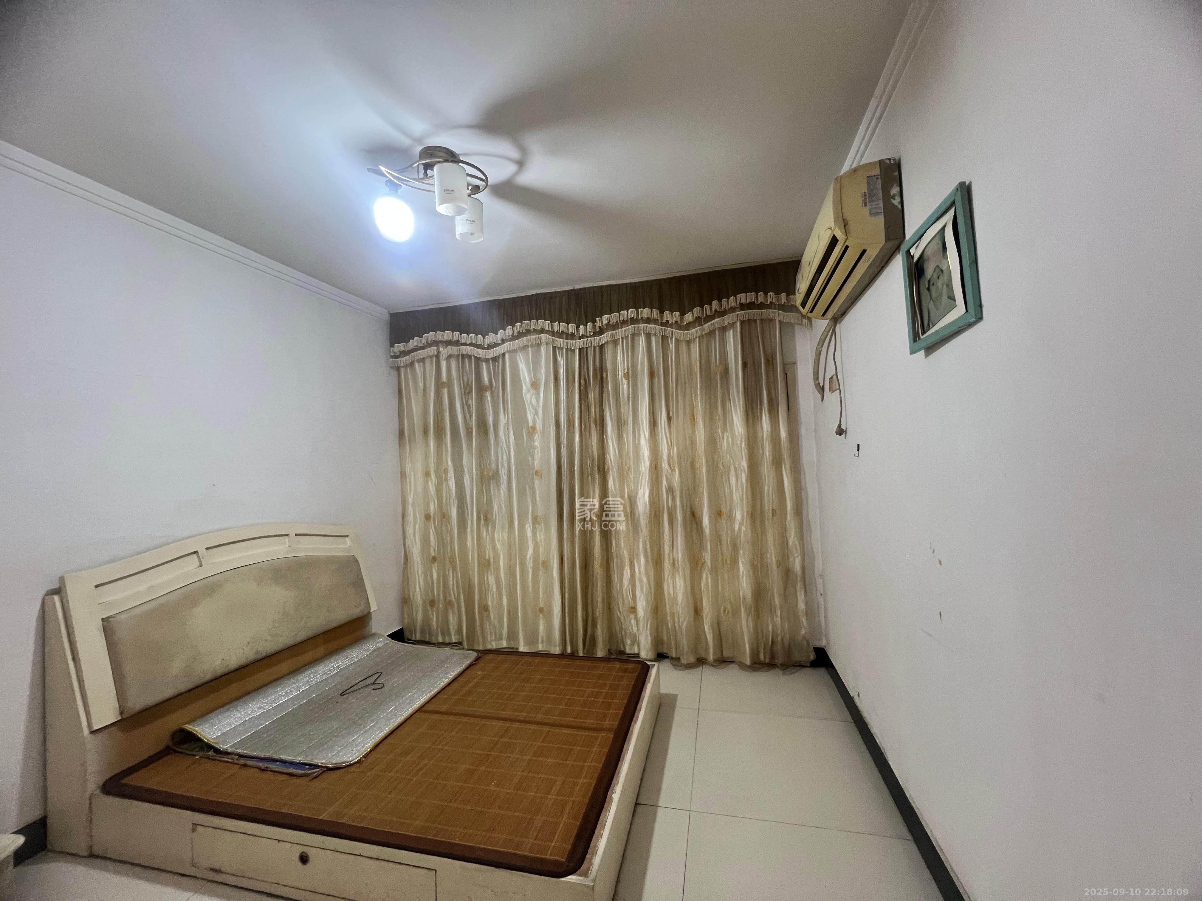 中南汽车世界  2室1厅1卫    1100.0元/月室内图