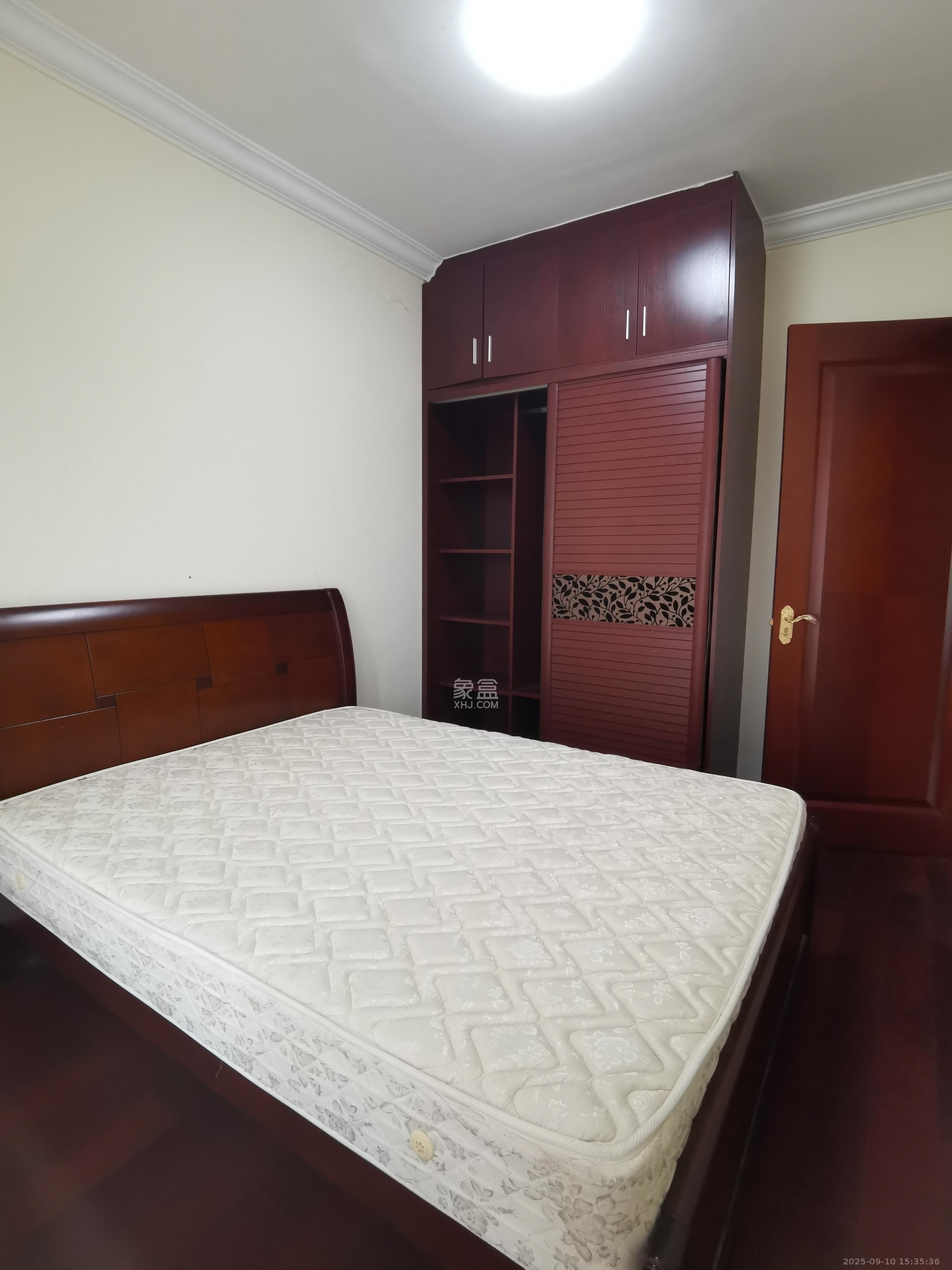 恒大华府  3室2厅1卫    2300.0元/月室内图