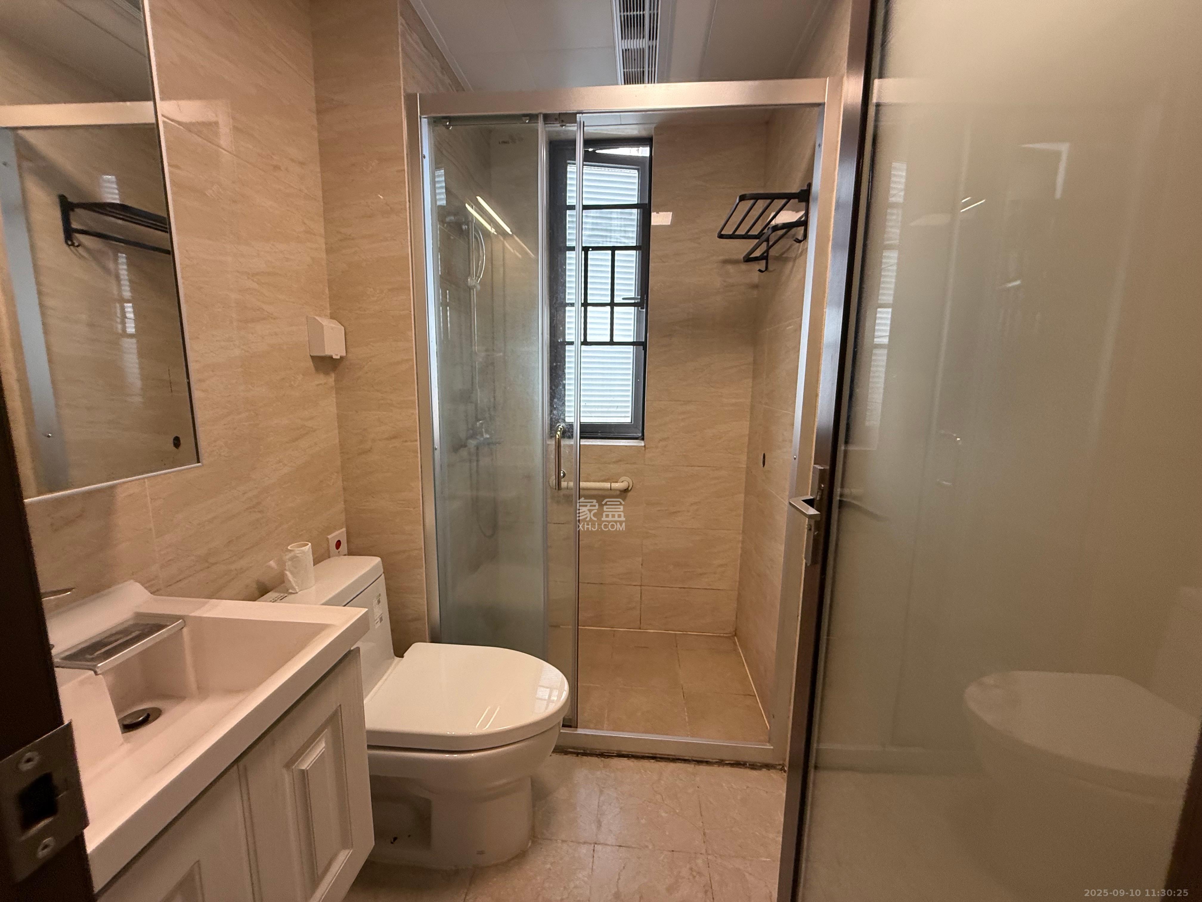 保利天禧C区  4室2厅2卫    4800.0元/月室内图