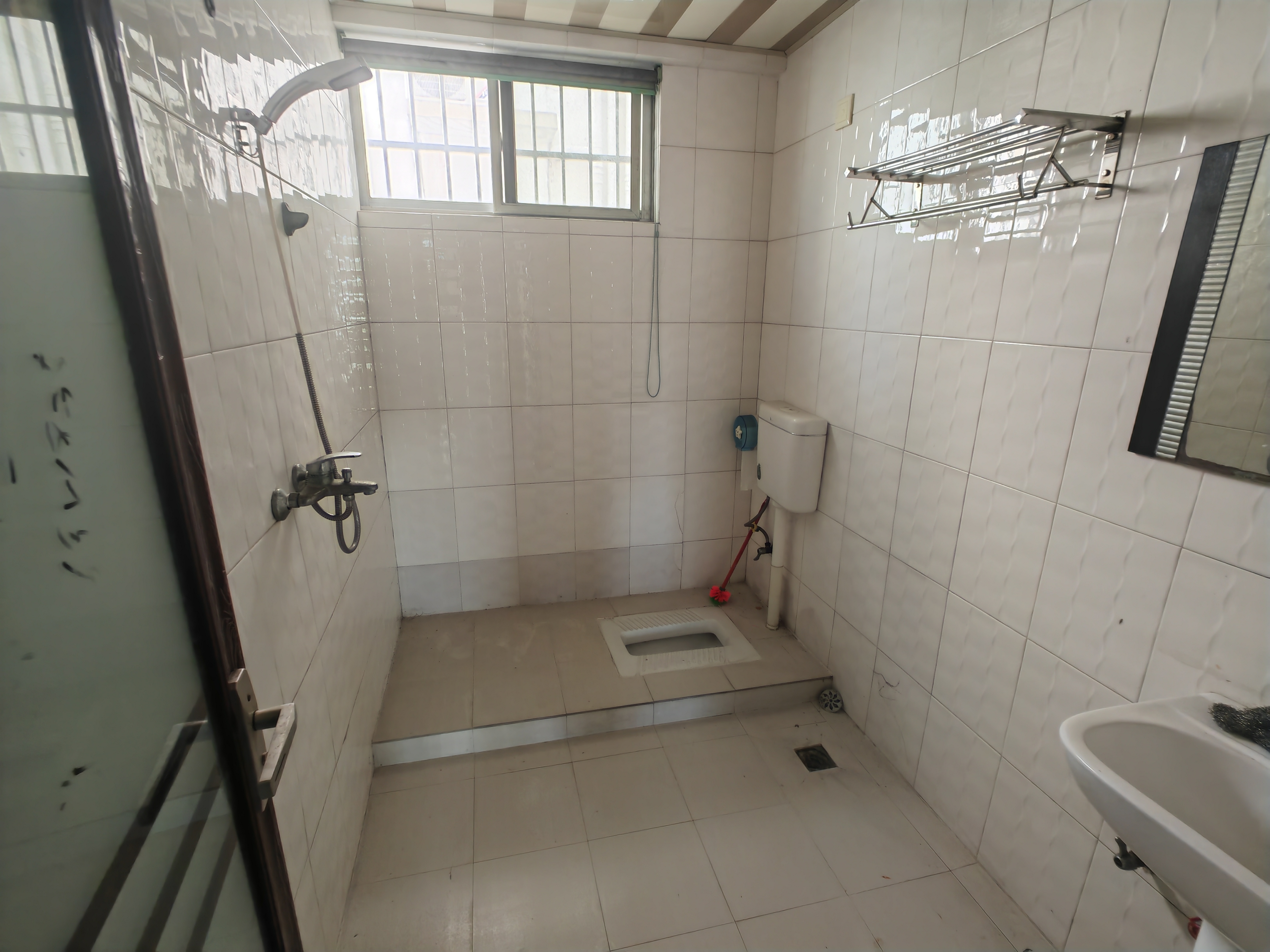 正庄大厦 3室2厅2卫 2500.0元/月 正庄大厦 3室2厅2卫 2500.0元/月室内图