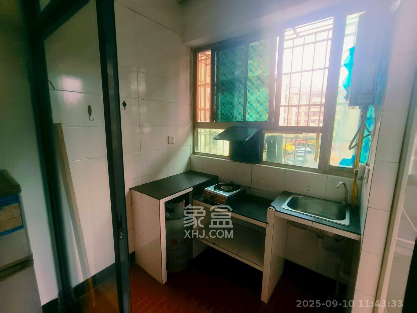 裕民小区 1室1厅1卫 1200.0元/月 裕民小区 1室1厅1卫 1200.0元/月室内图