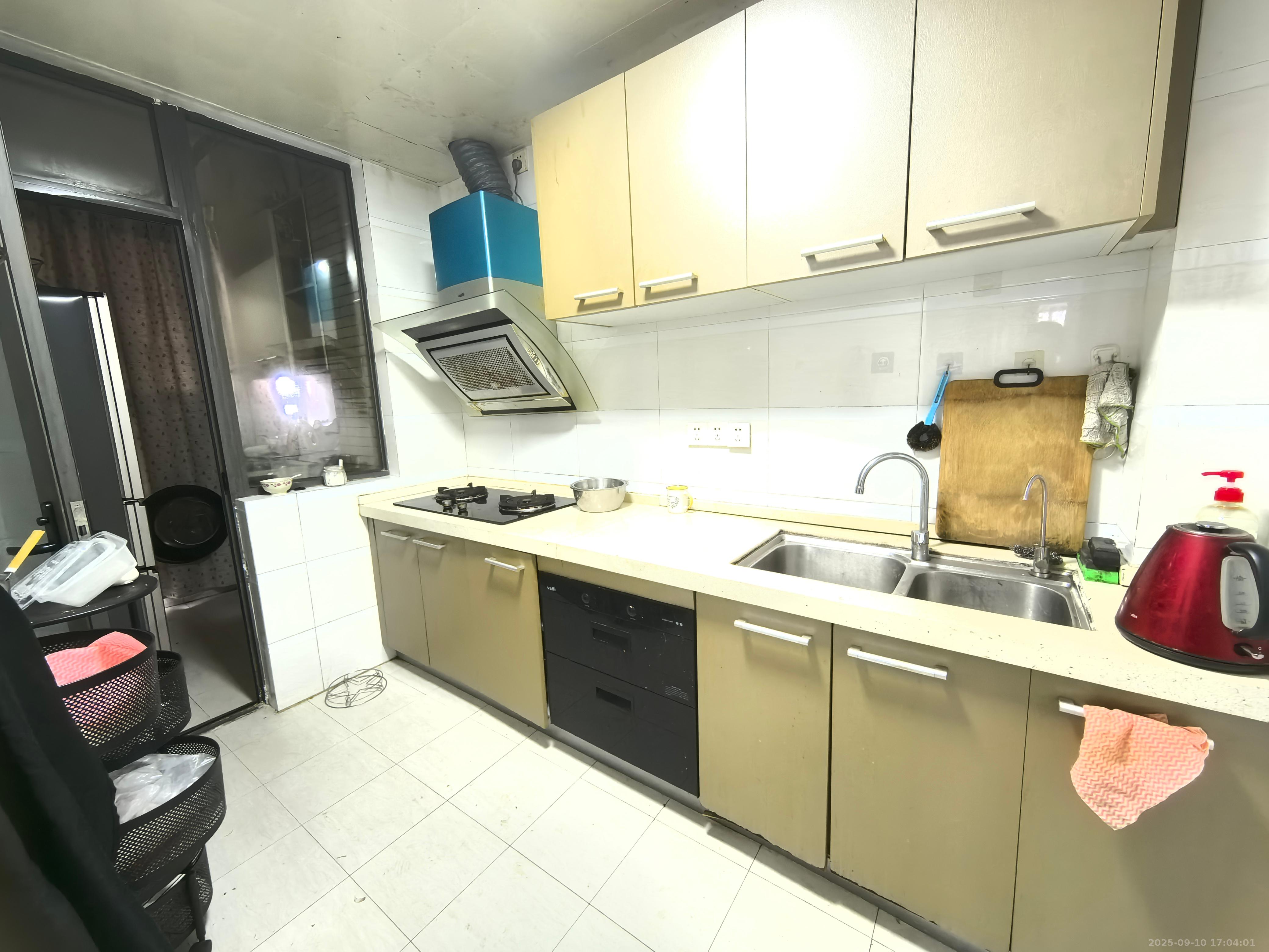 英祥春天  2室2厅1卫    2200.0元/月 英祥春天  2室2厅1卫    2200.0元/月室内图1