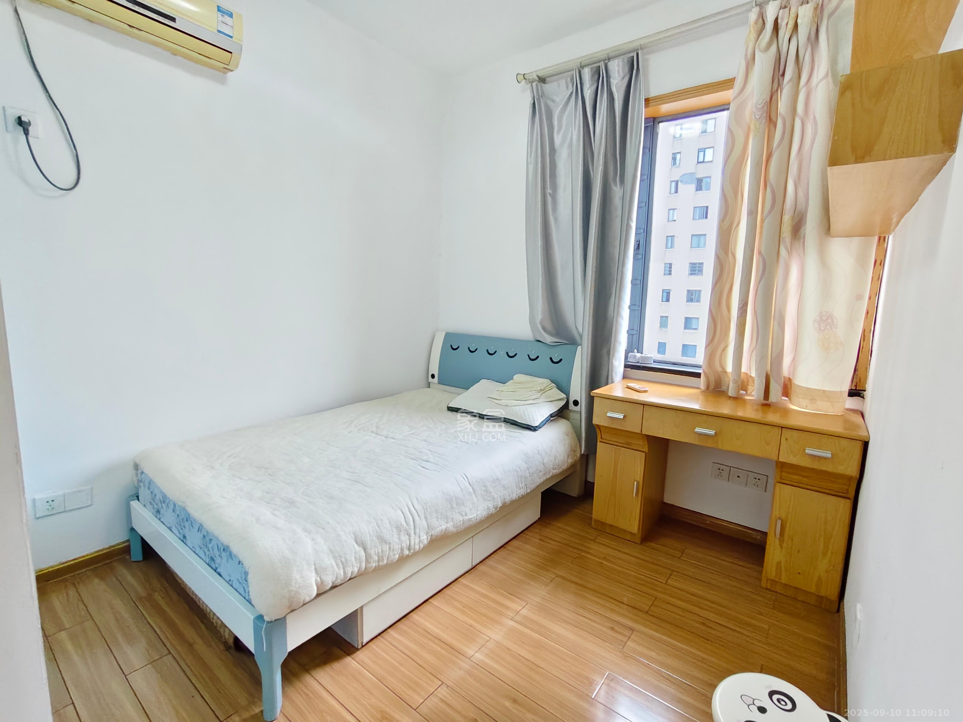 银港水晶城  2室2厅1卫    2300.0元/月 银港水晶城  2室2厅1卫    2300.0元/月室内图