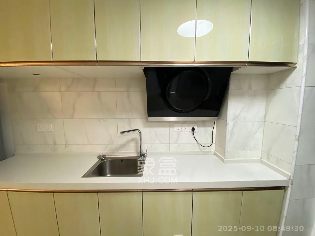 东盈商业广场(华泉城市广场) 1室1厅1卫 2300.0元/月 东盈商业广场(华泉城市广场) 1室1厅1卫 2300.0元/月室内图