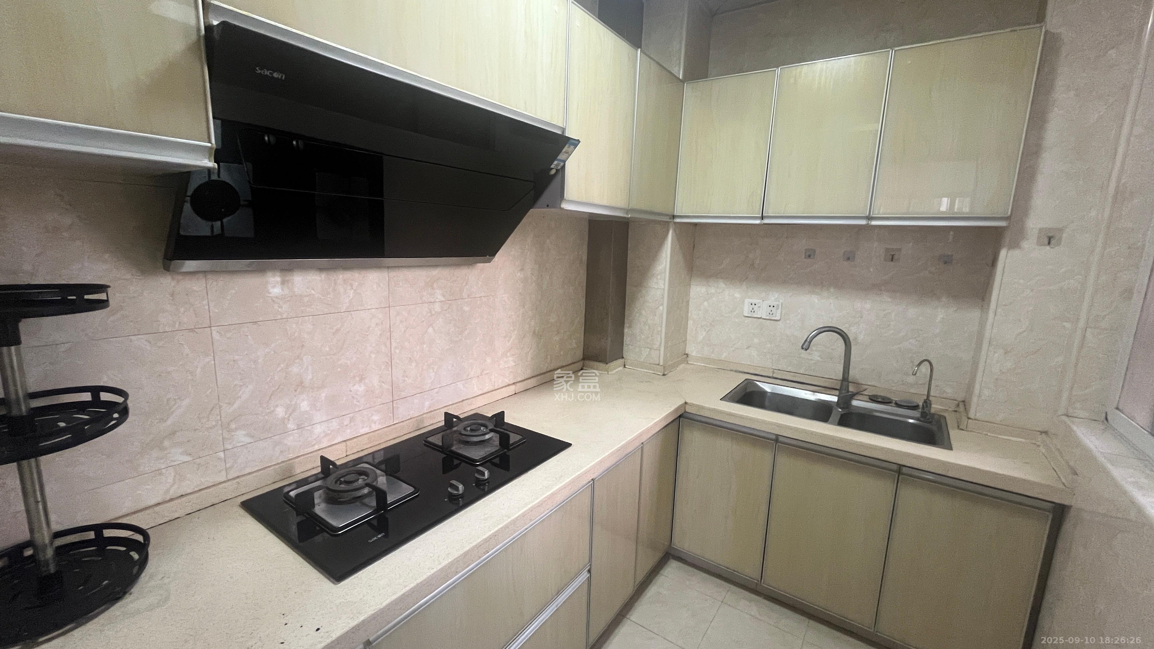 嘉顺苑  3室2厅2卫    2400.0元/月室内图