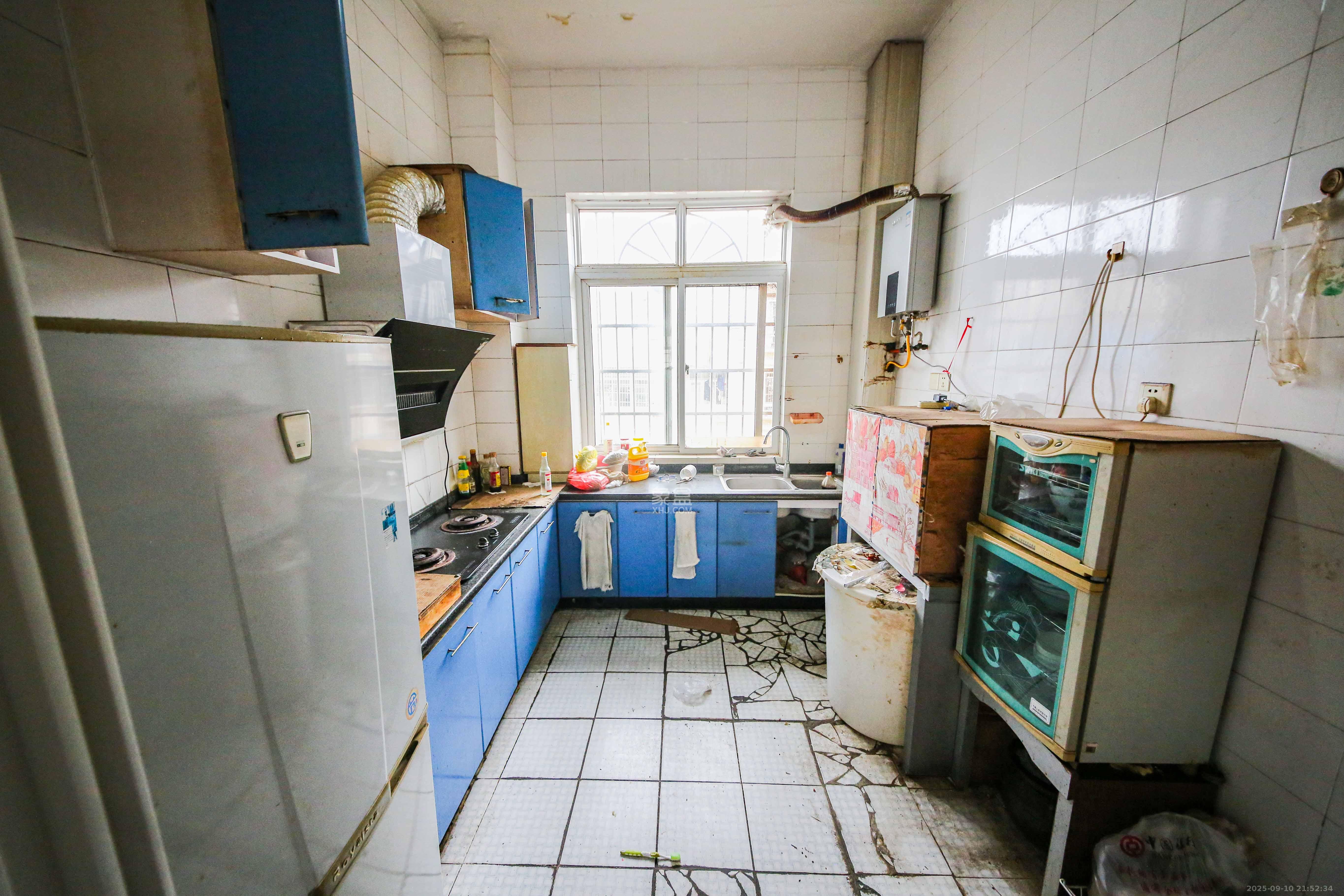 红星农博住宅小区（佳英农博小区）  3室2厅1卫    70.0万厨房