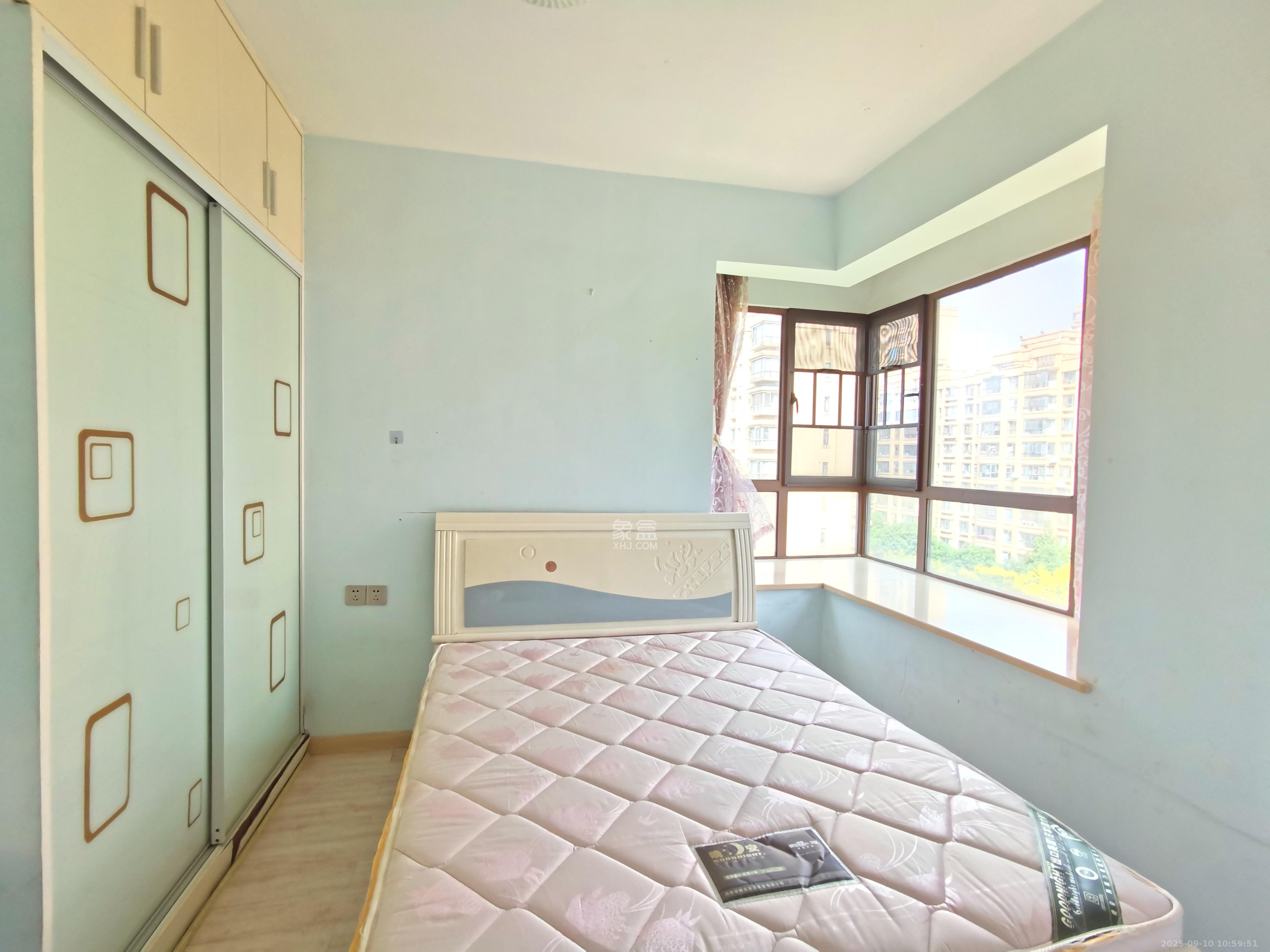 山语城二期  3室2厅1卫    1800.0元/月 山语城二期  3室2厅1卫    1800.0元/月室内图