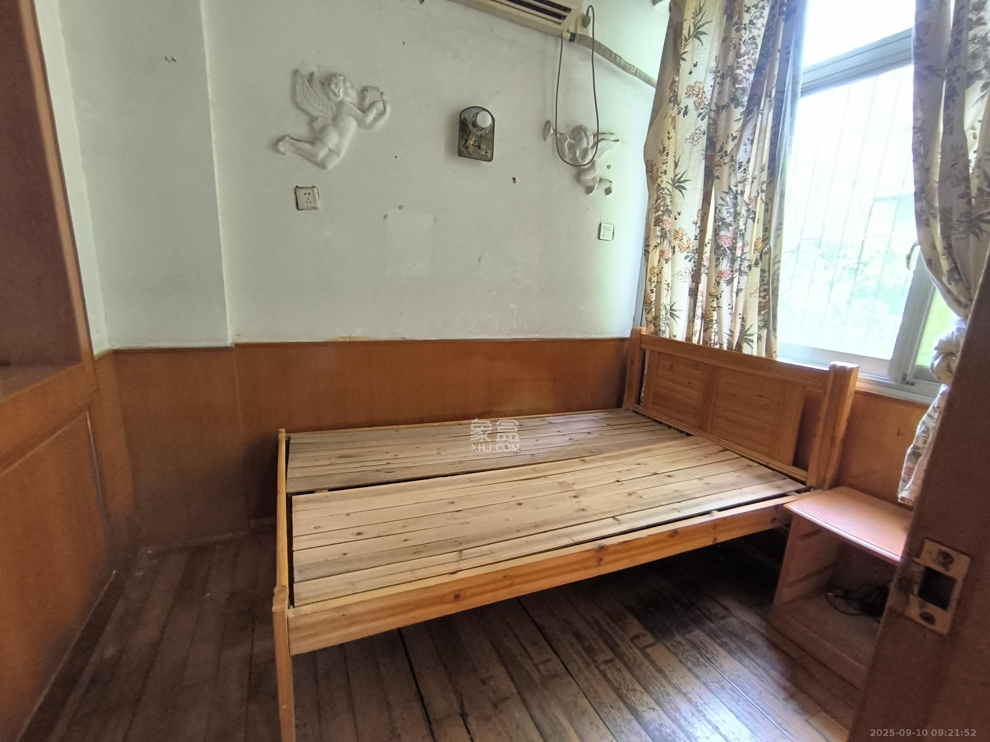 湘雅医院职工宿舍南院 3室1厅1卫 2200.0元/月 湘雅医院职工宿舍南院 3室1厅1卫 2200.0元/月室内图