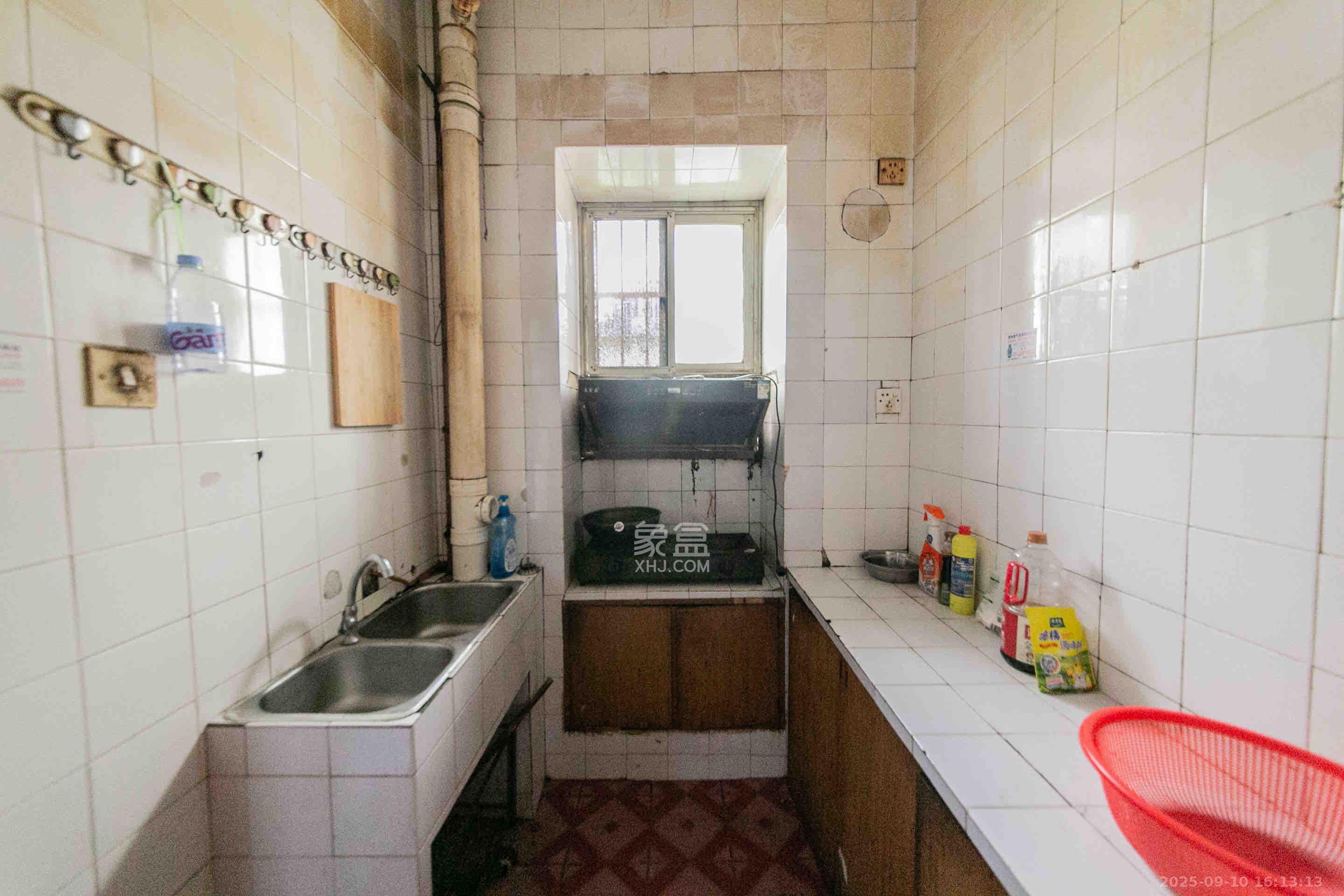 江南苑  2室2厅1卫    1800.0元/月 江南苑  2室2厅1卫    1800.0元/月室内图