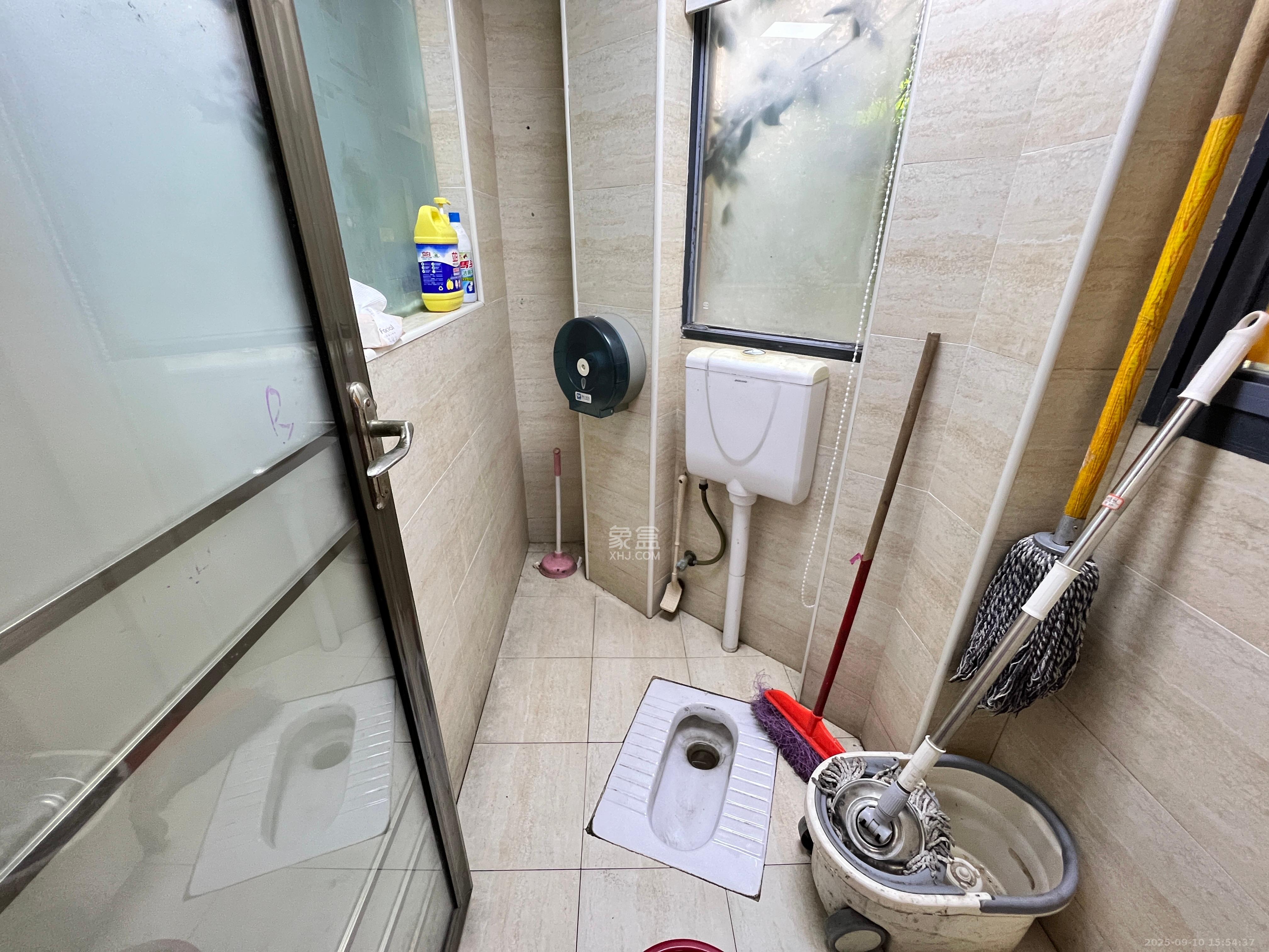 中城丽景香山园  7室2厅2卫    6000.0元/月室内图