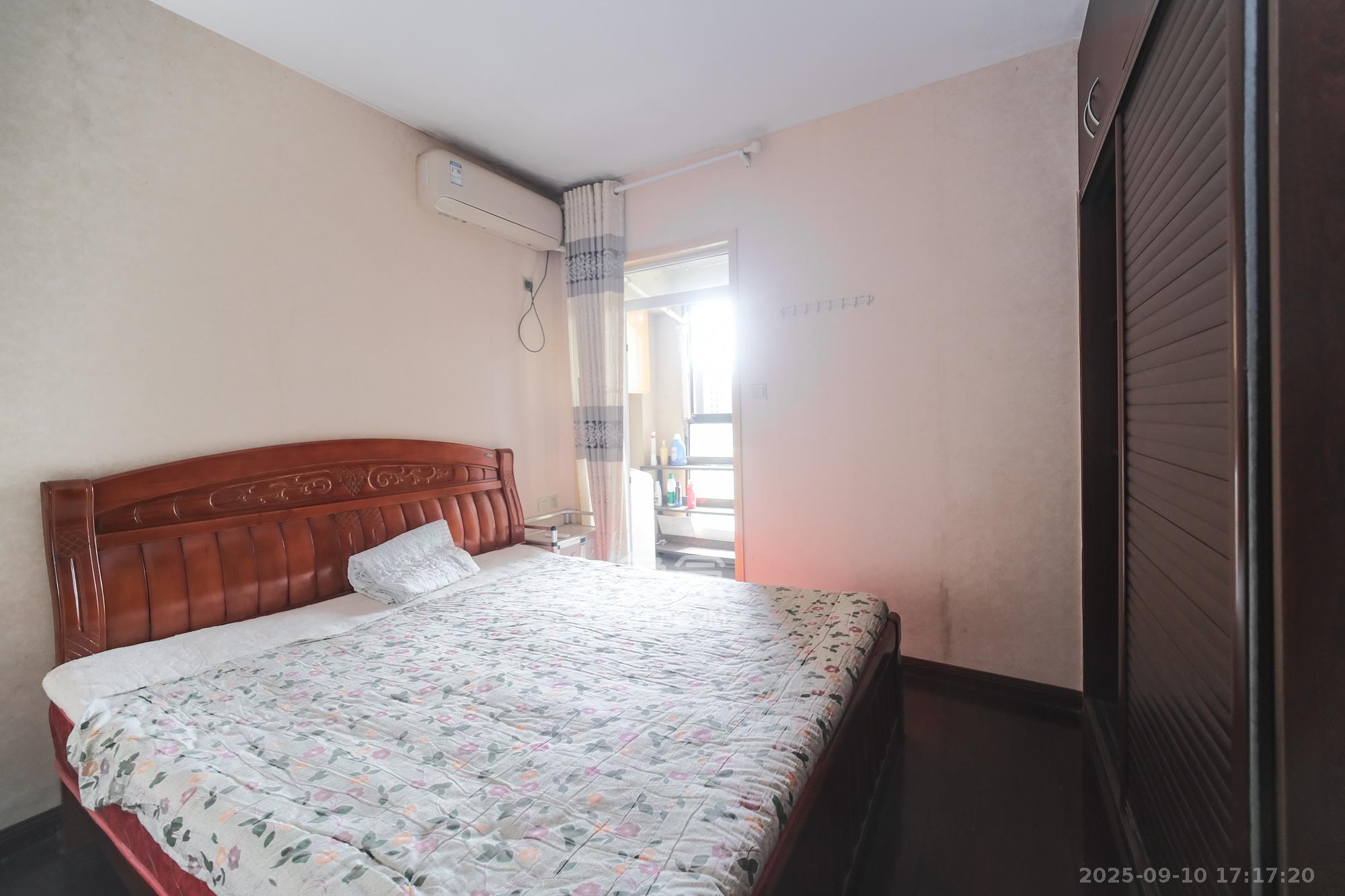 郡原居里  2室2厅1卫    46.8万 郡原居里  2室2厅1卫    46.8万卧室