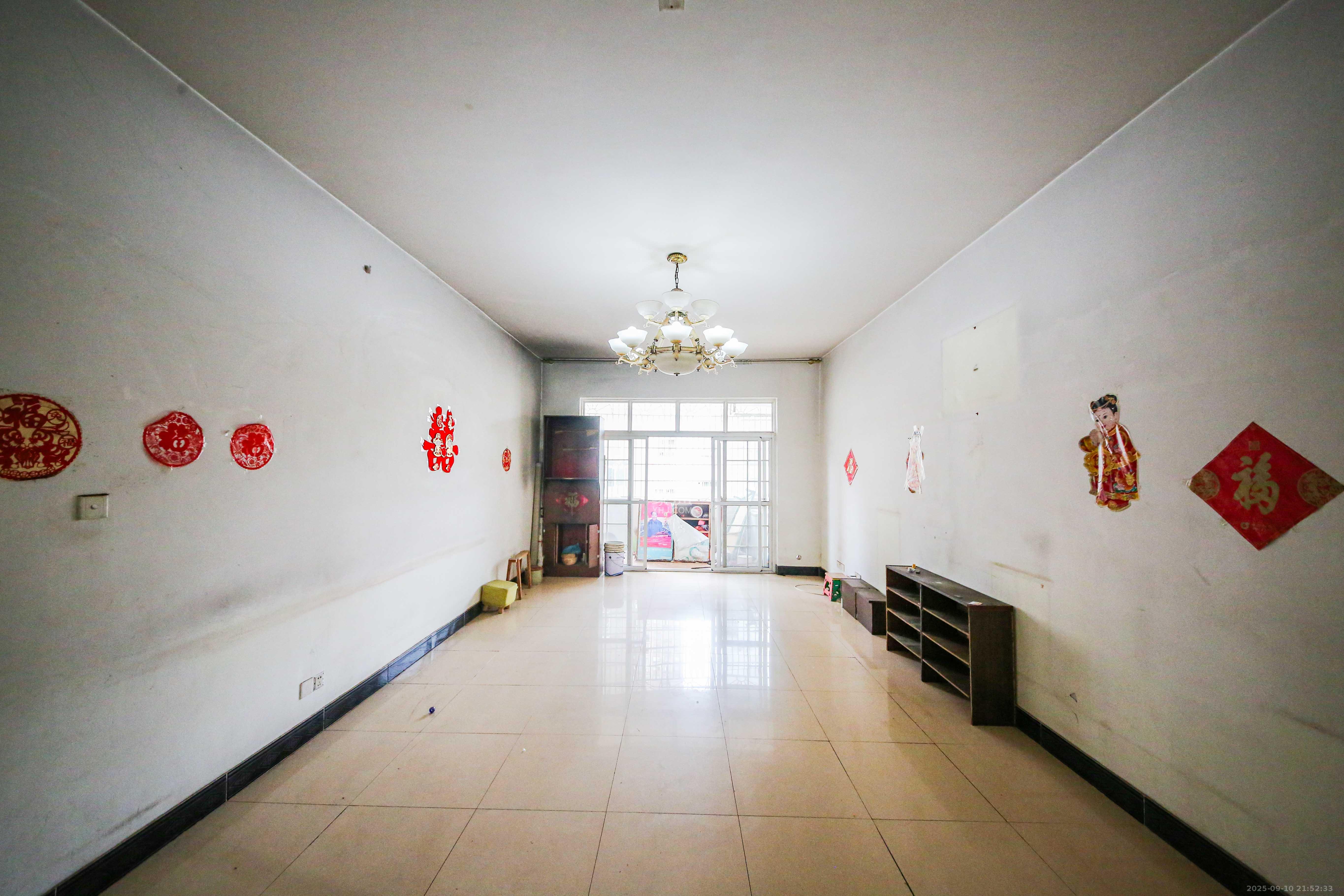 红星农博住宅小区（佳英农博小区）  3室2厅1卫    70.0万客厅