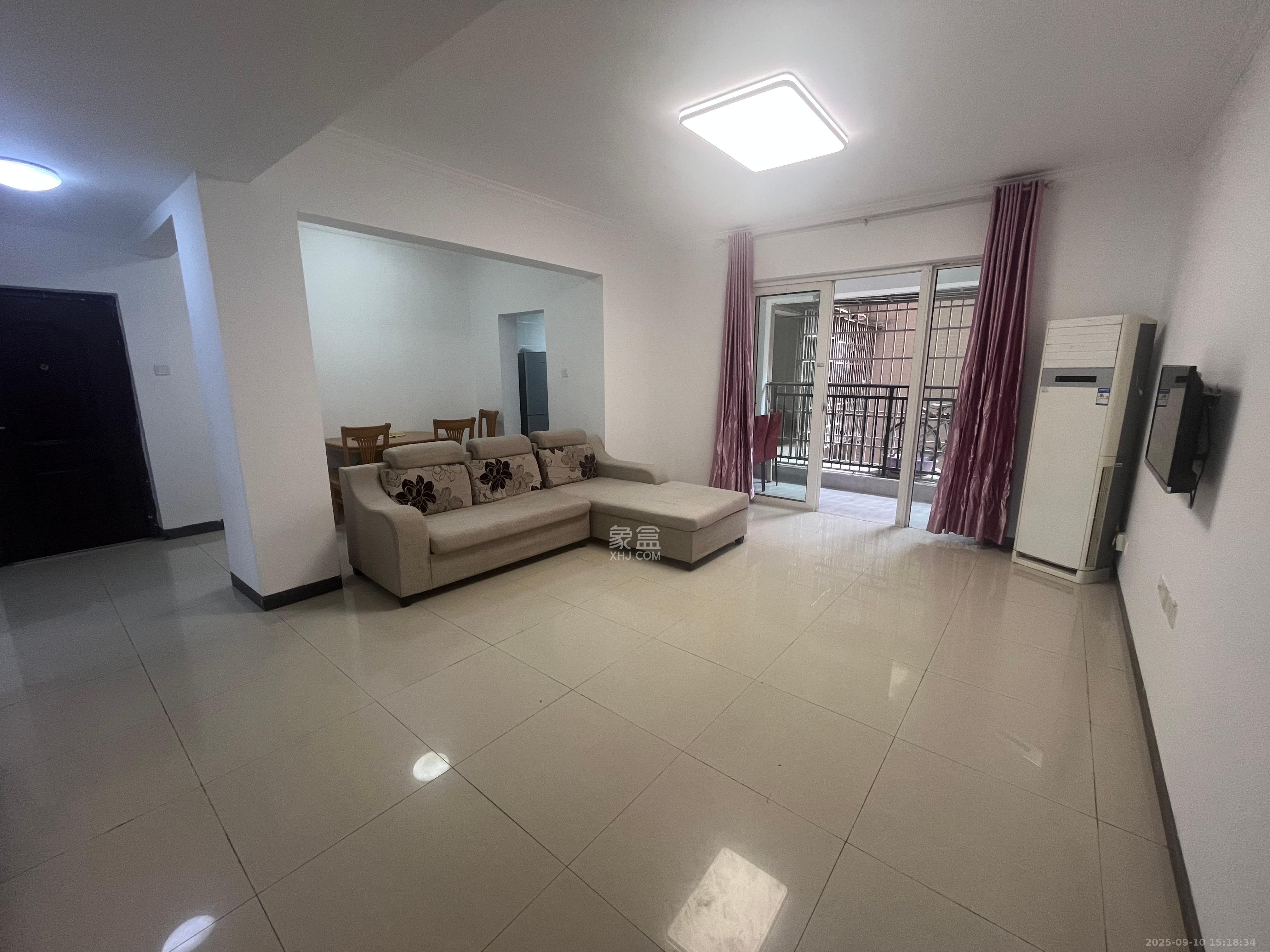 上河国际C区  3室2厅2卫    2800.0元/月室内图