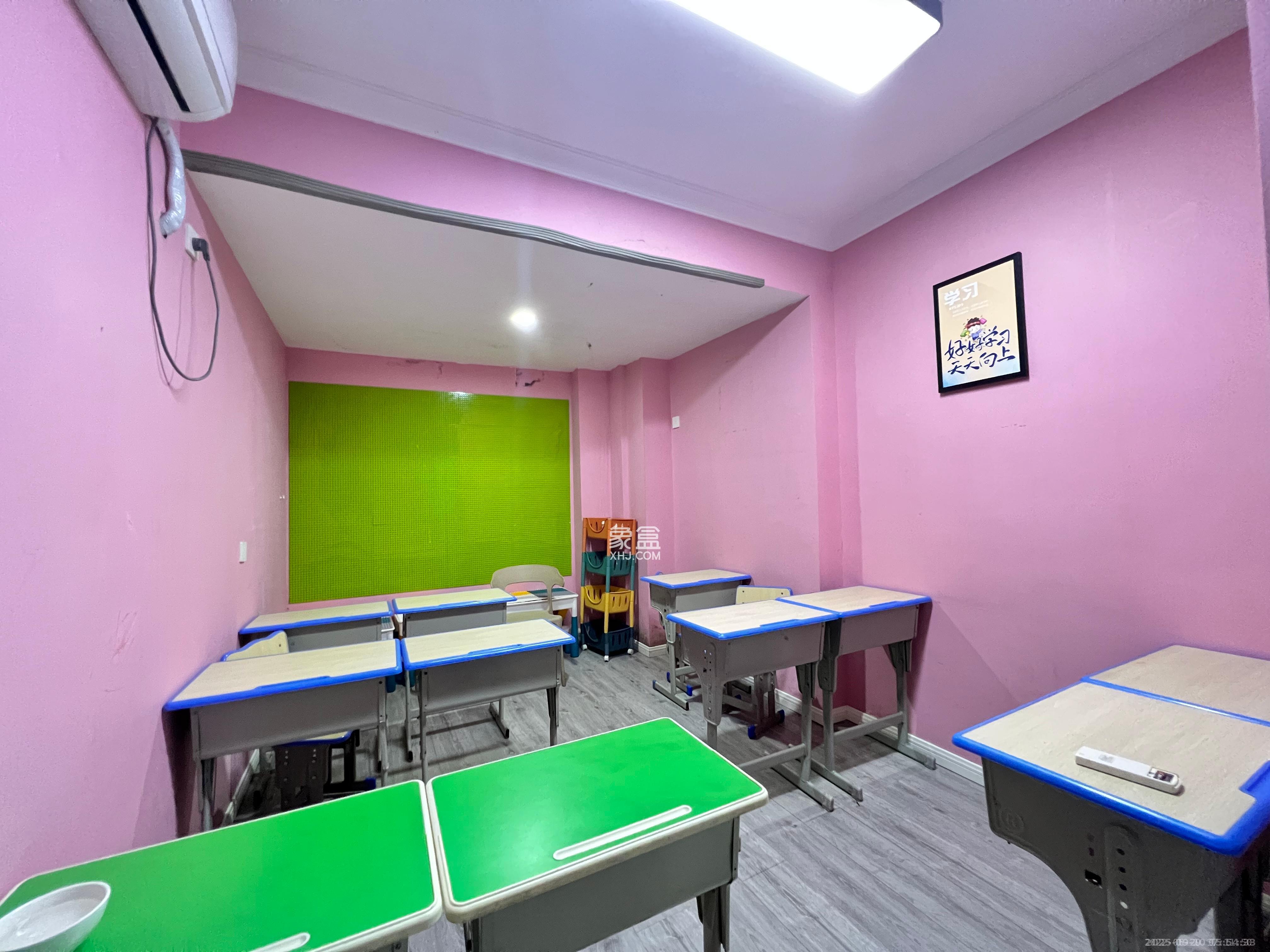 中城丽景香山园  7室2厅2卫    6000.0元/月室内图