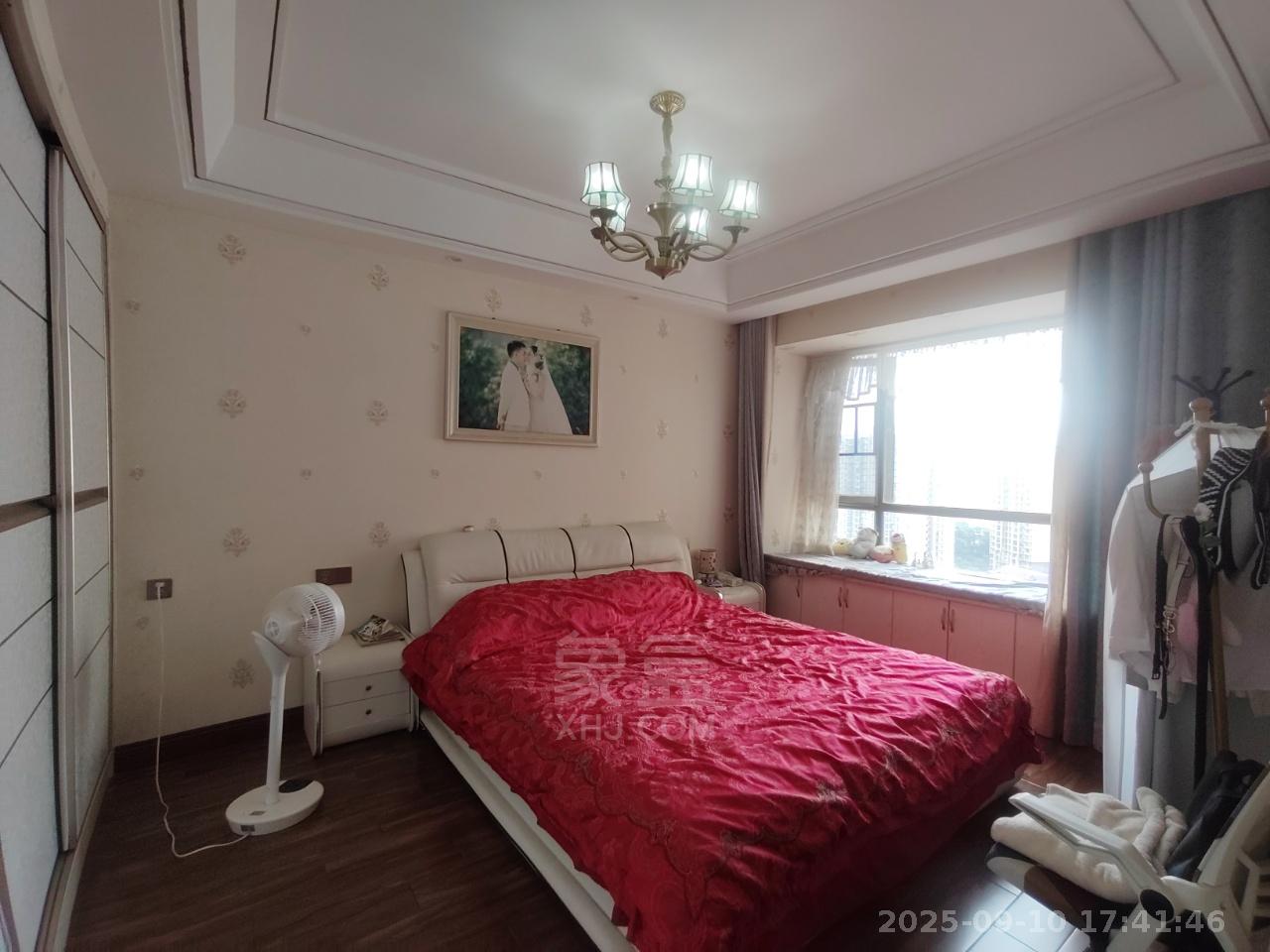 奥园广场 3室2厅2卫 2500.0元/月 奥园广场 3室2厅2卫 2500.0元/月室内图