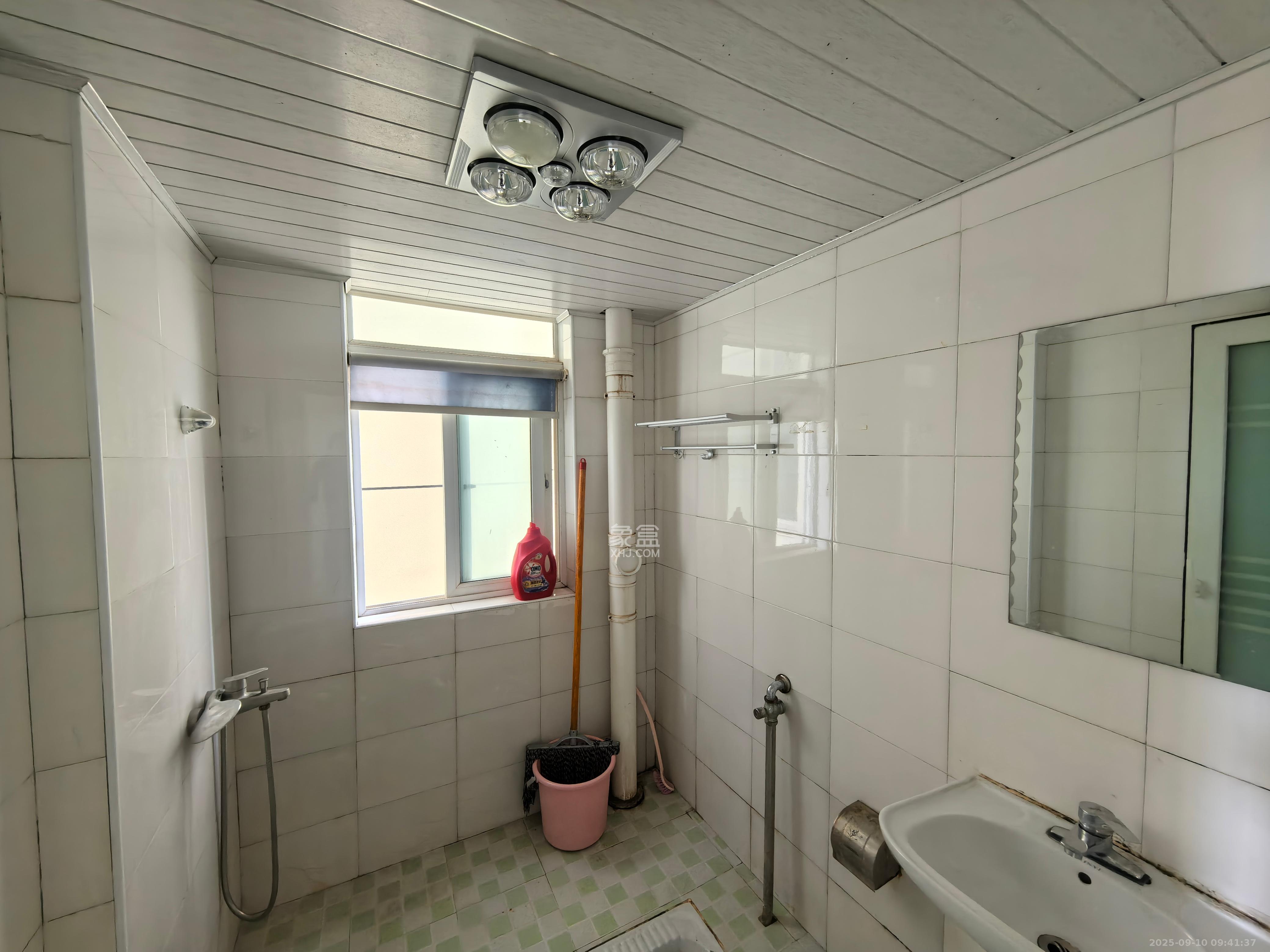 麓山润城  3室2厅2卫    2300.0元/月 麓山润城  3室2厅2卫    2300.0元/月室内图