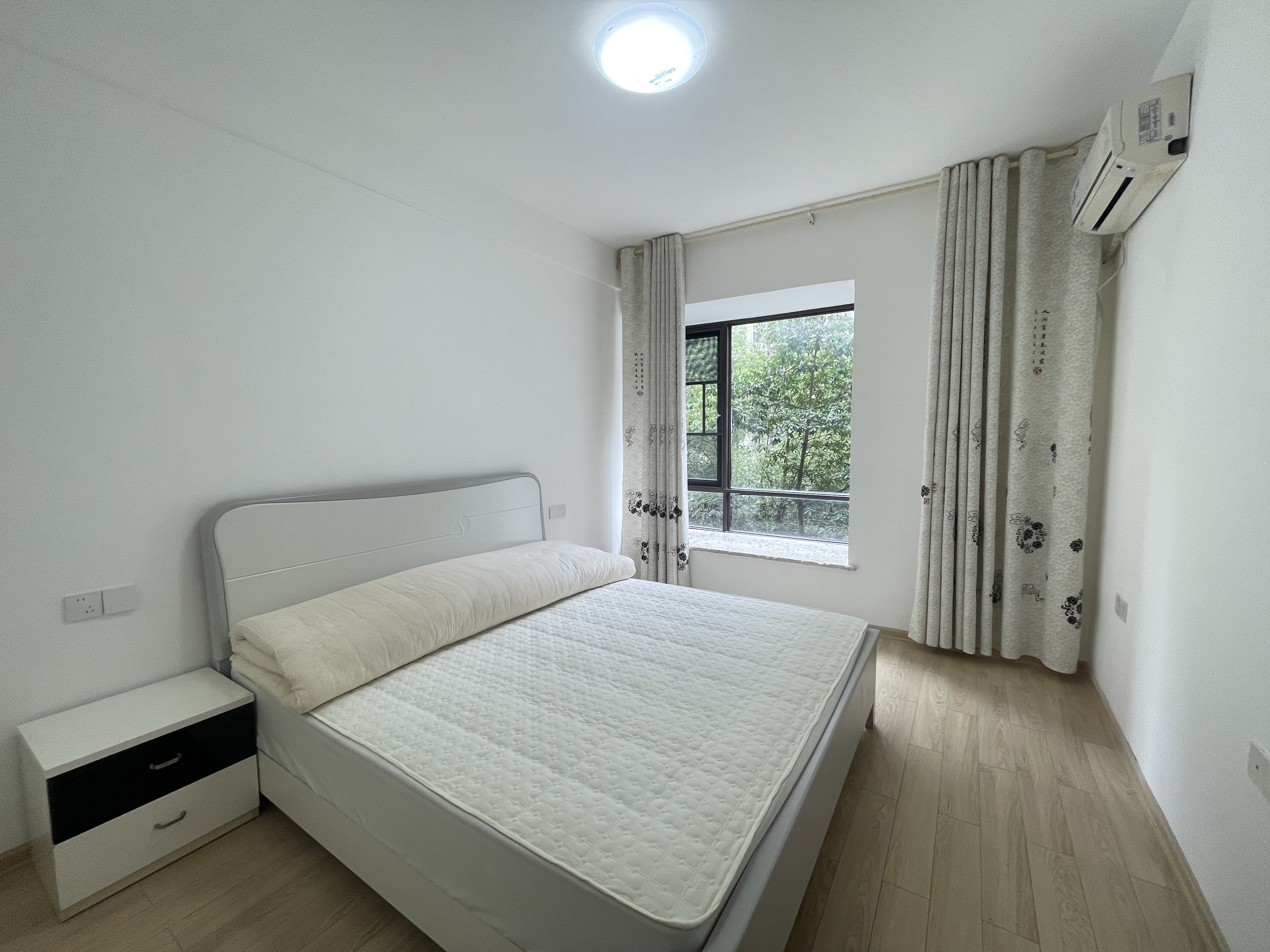 月亮湾二期A区 1室0厅0卫 2000.0元/月 月亮湾二期A区 1室0厅0卫 2000.0元/月室内图