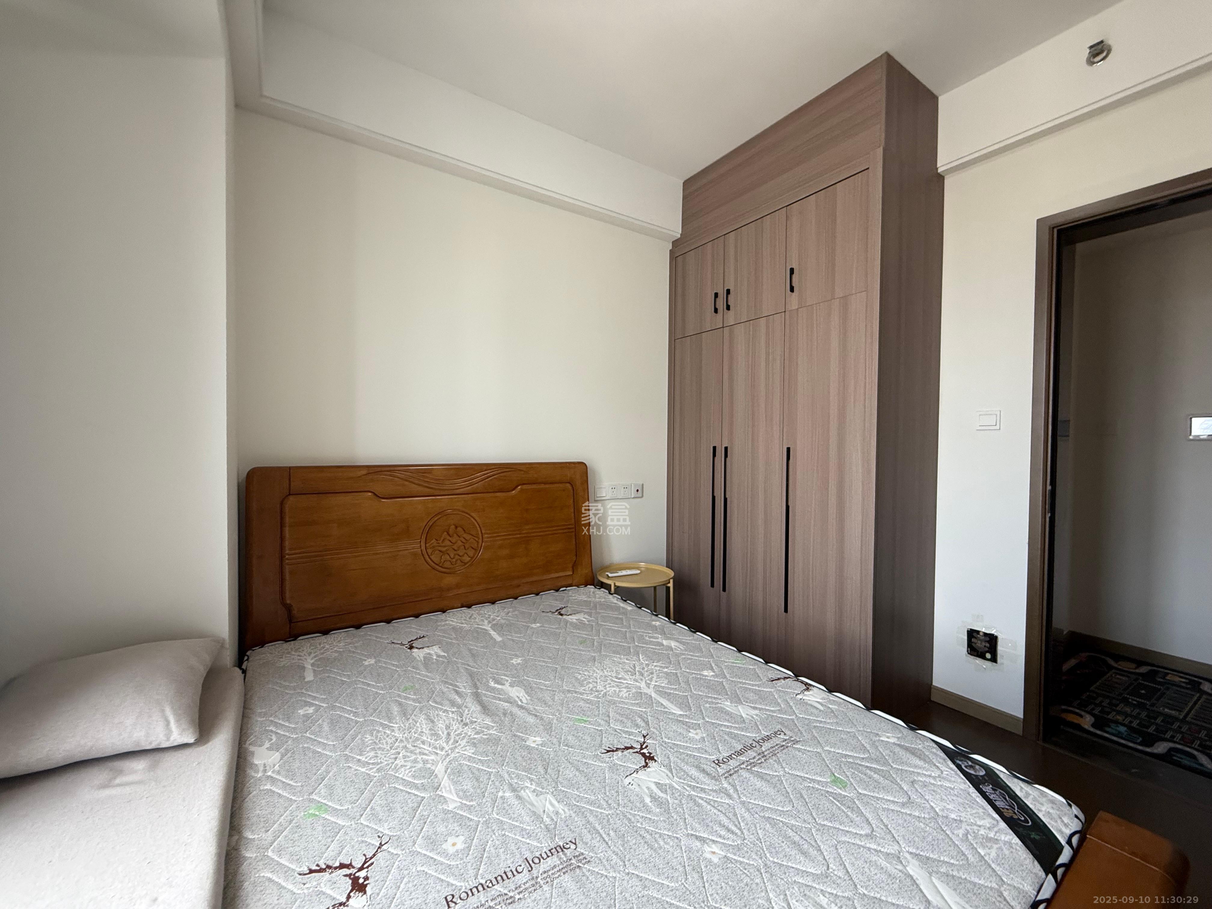 保利天禧C区  4室2厅2卫    4800.0元/月室内图