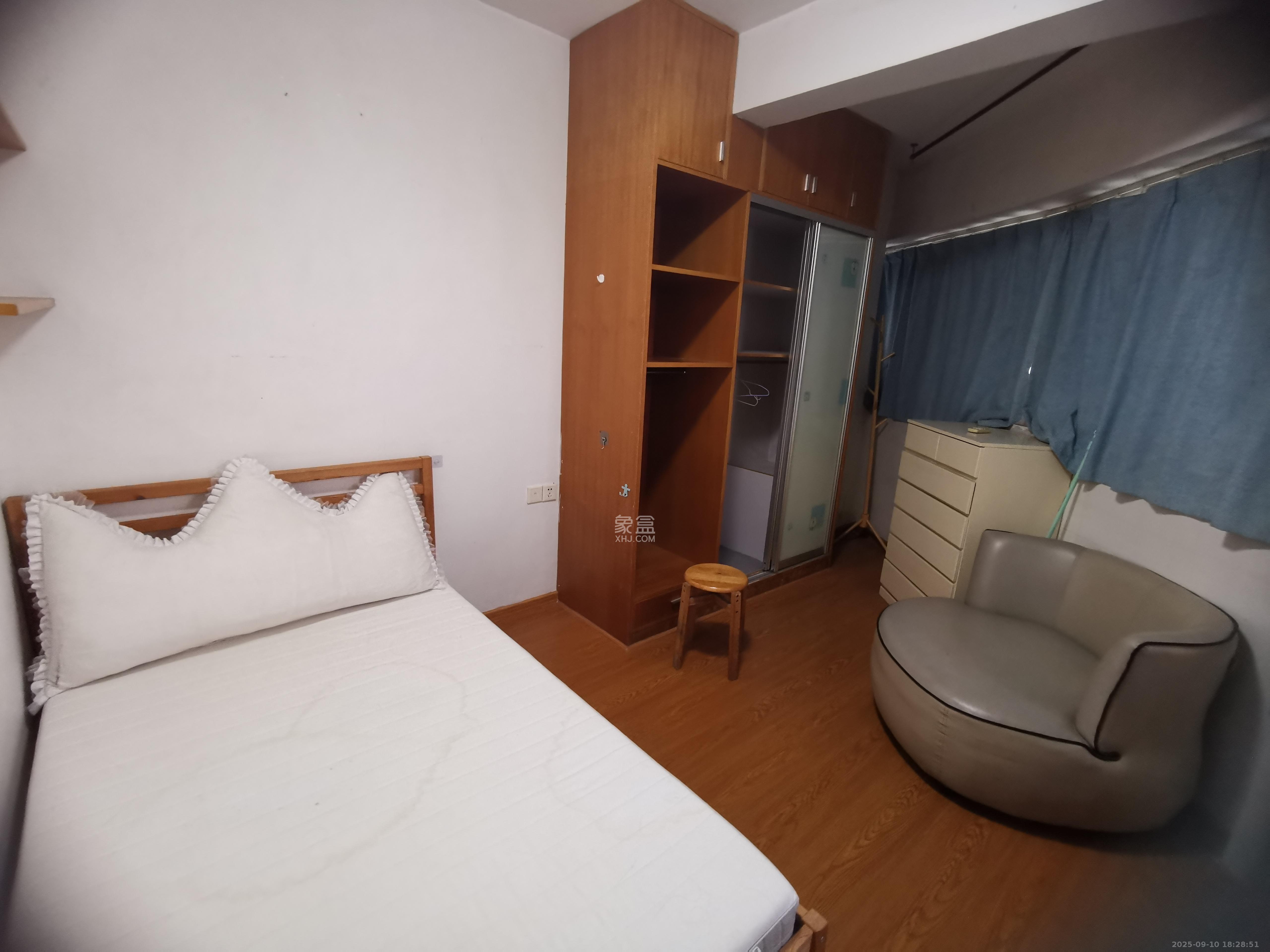 2076至高点 1室1厅1卫 1200.0元/月 2076至高点 1室1厅1卫 1200.0元/月室内图