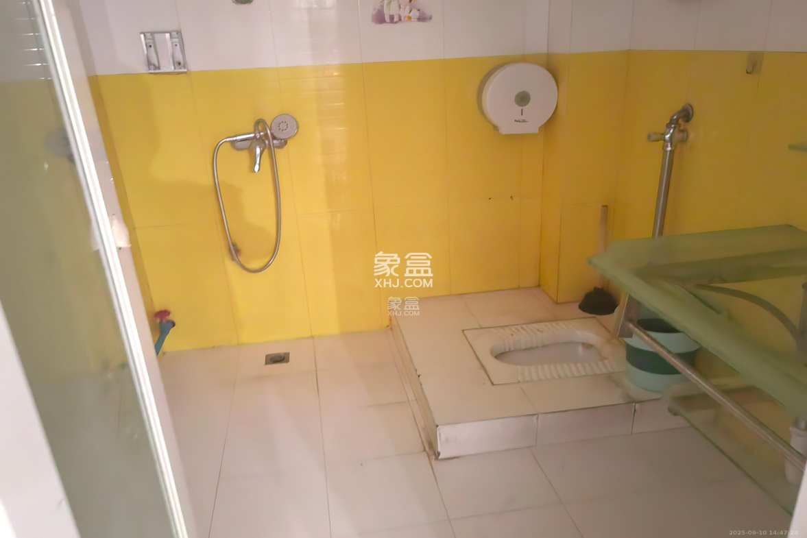 文艺公寓 3室2厅2卫 3100.0元/月 文艺公寓 3室2厅2卫 3100.0元/月室内图