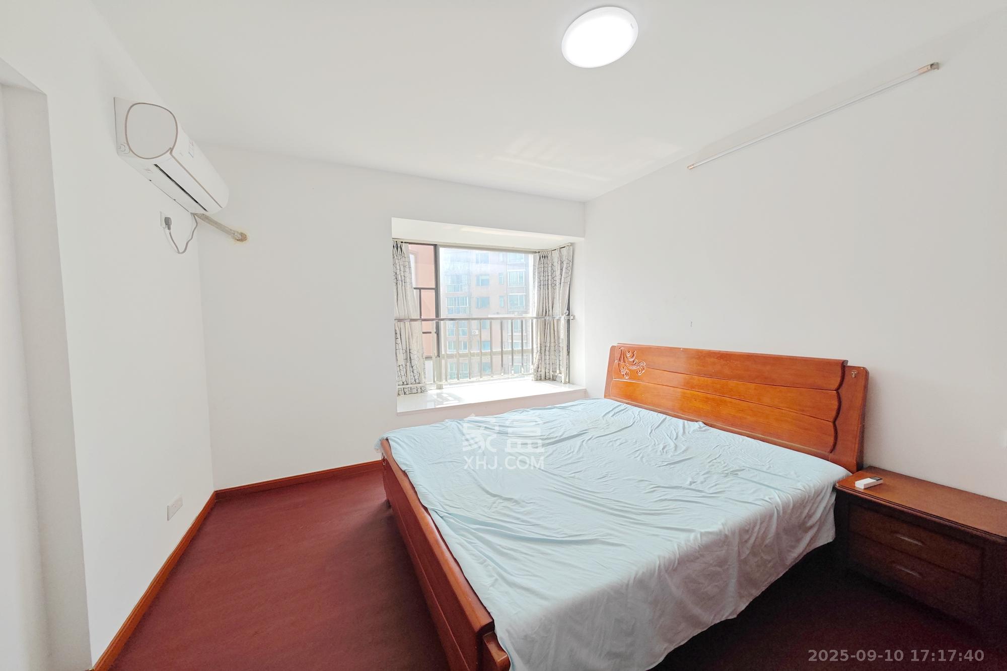 新城新世界一二三期  1室2厅2卫    108.0万卧室