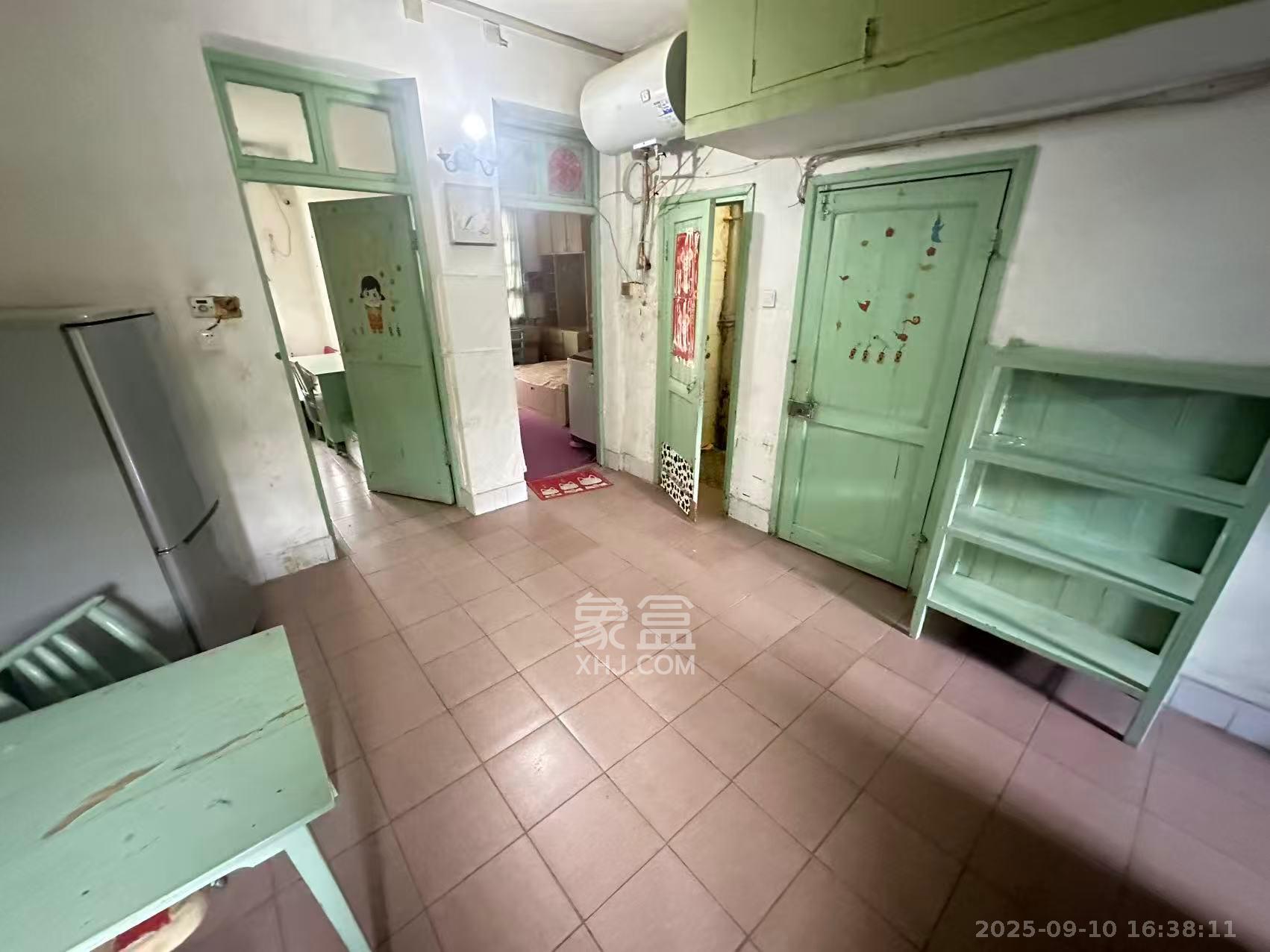 中心医院宿舍  2室1厅1卫    1500.0元/月室内图