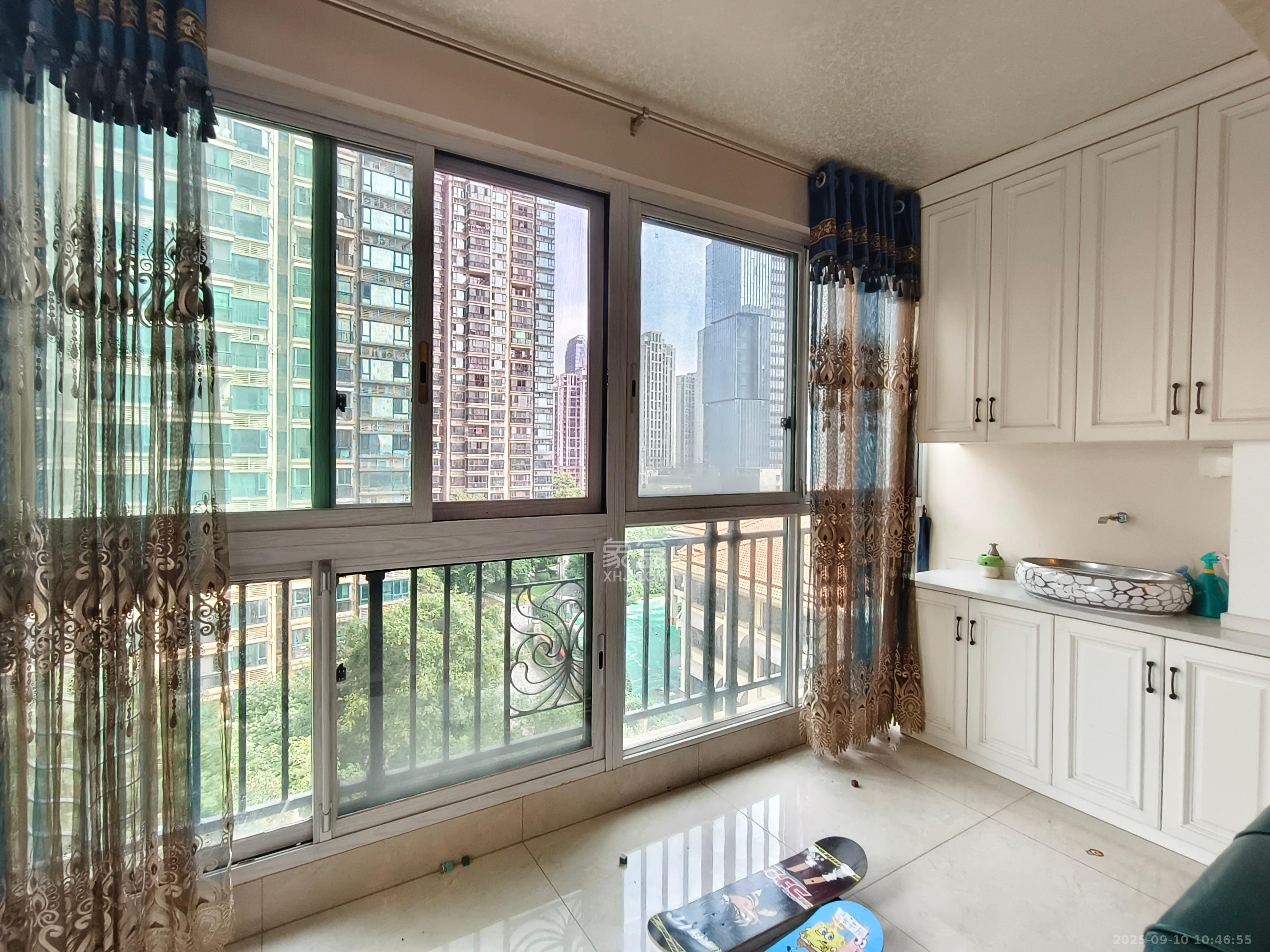 恒大御景湾 4室2厅2卫 4000.0元/月 恒大御景湾 4室2厅2卫 4000.0元/月室内图