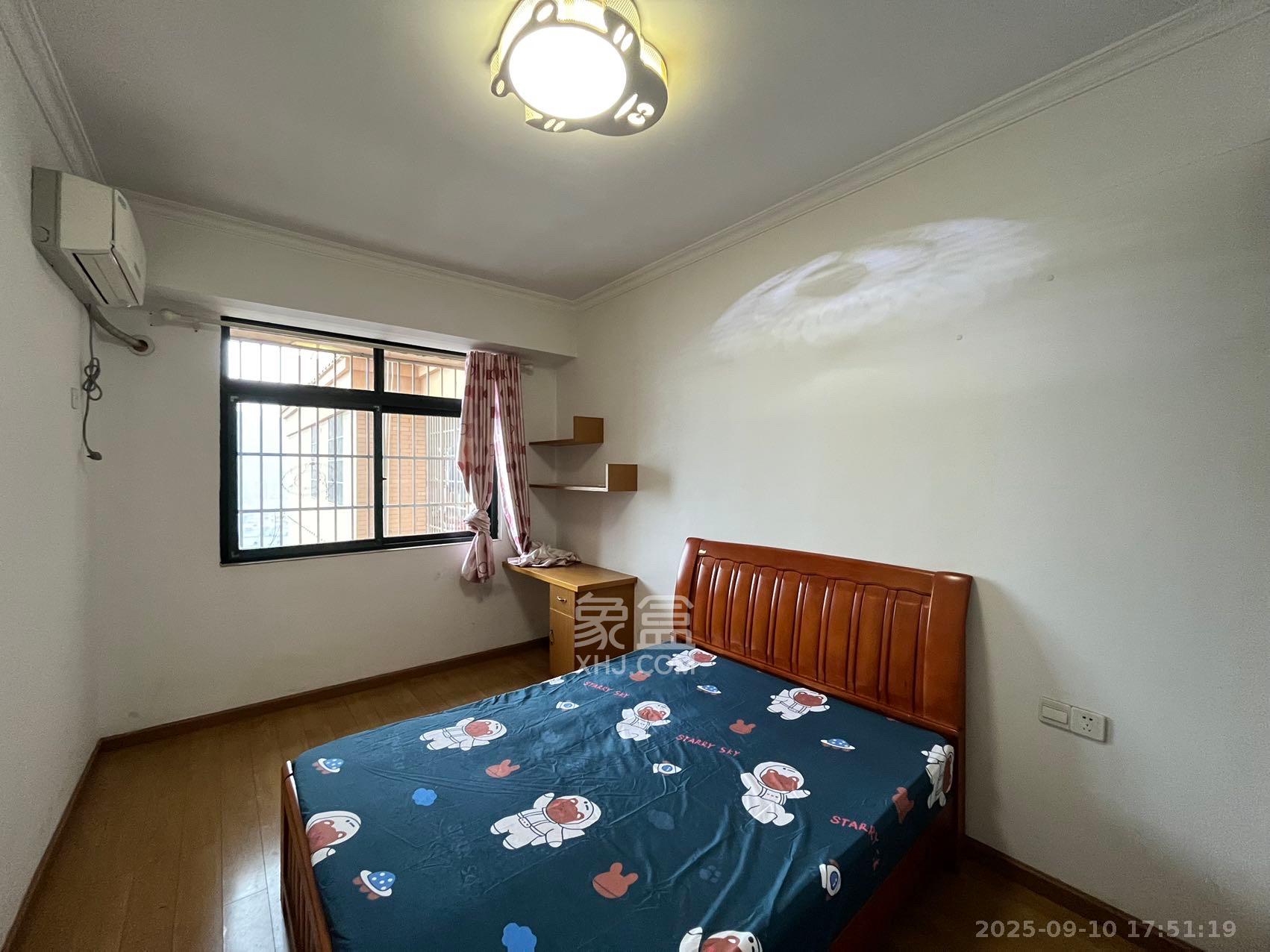 财富名园 4室2厅2卫 3000.0元/月 财富名园 4室2厅2卫 3000.0元/月室内图