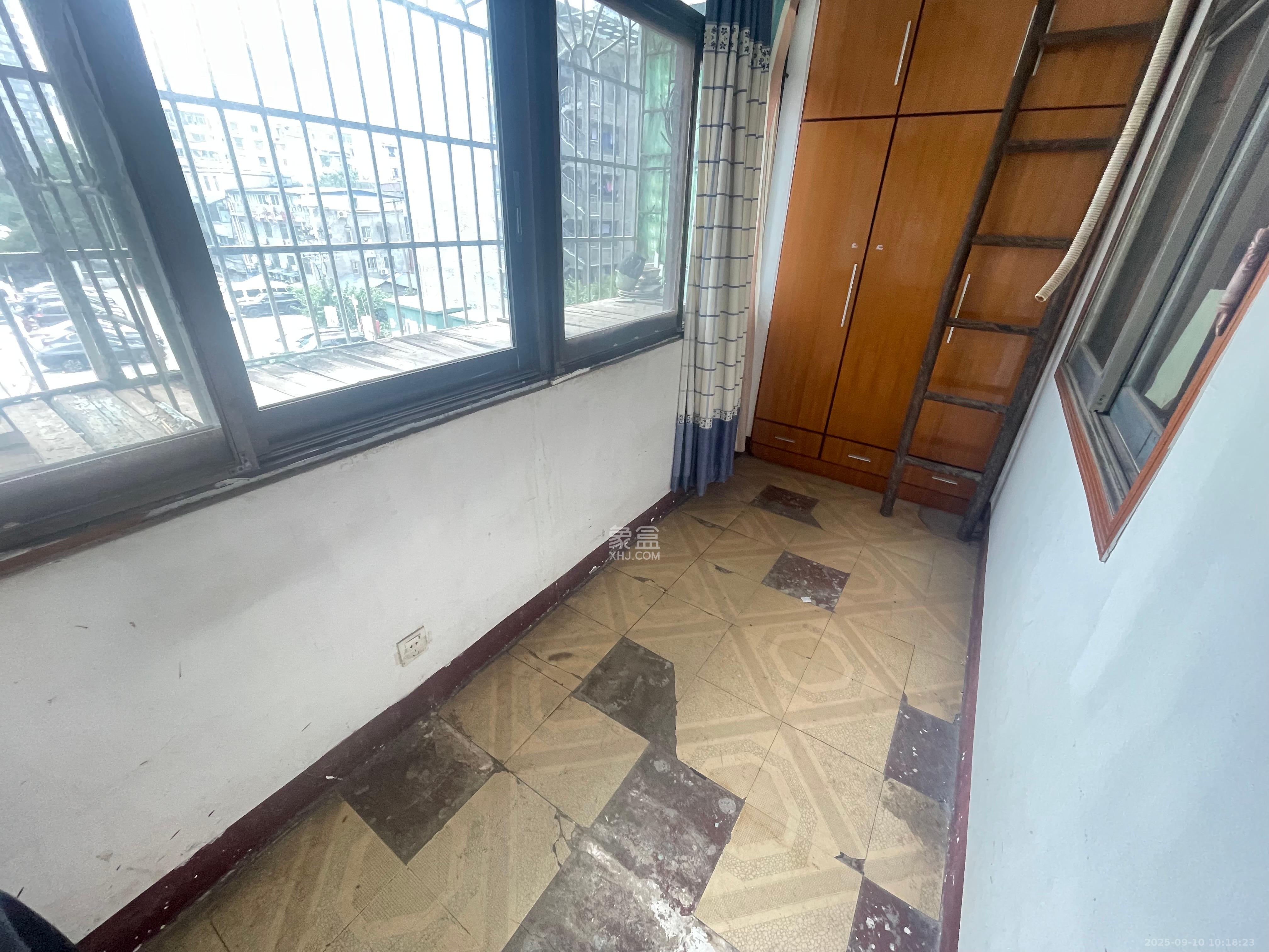 周南中学宿舍 2室1厅1卫 2000.0元/月 周南中学宿舍 2室1厅1卫 2000.0元/月室内图