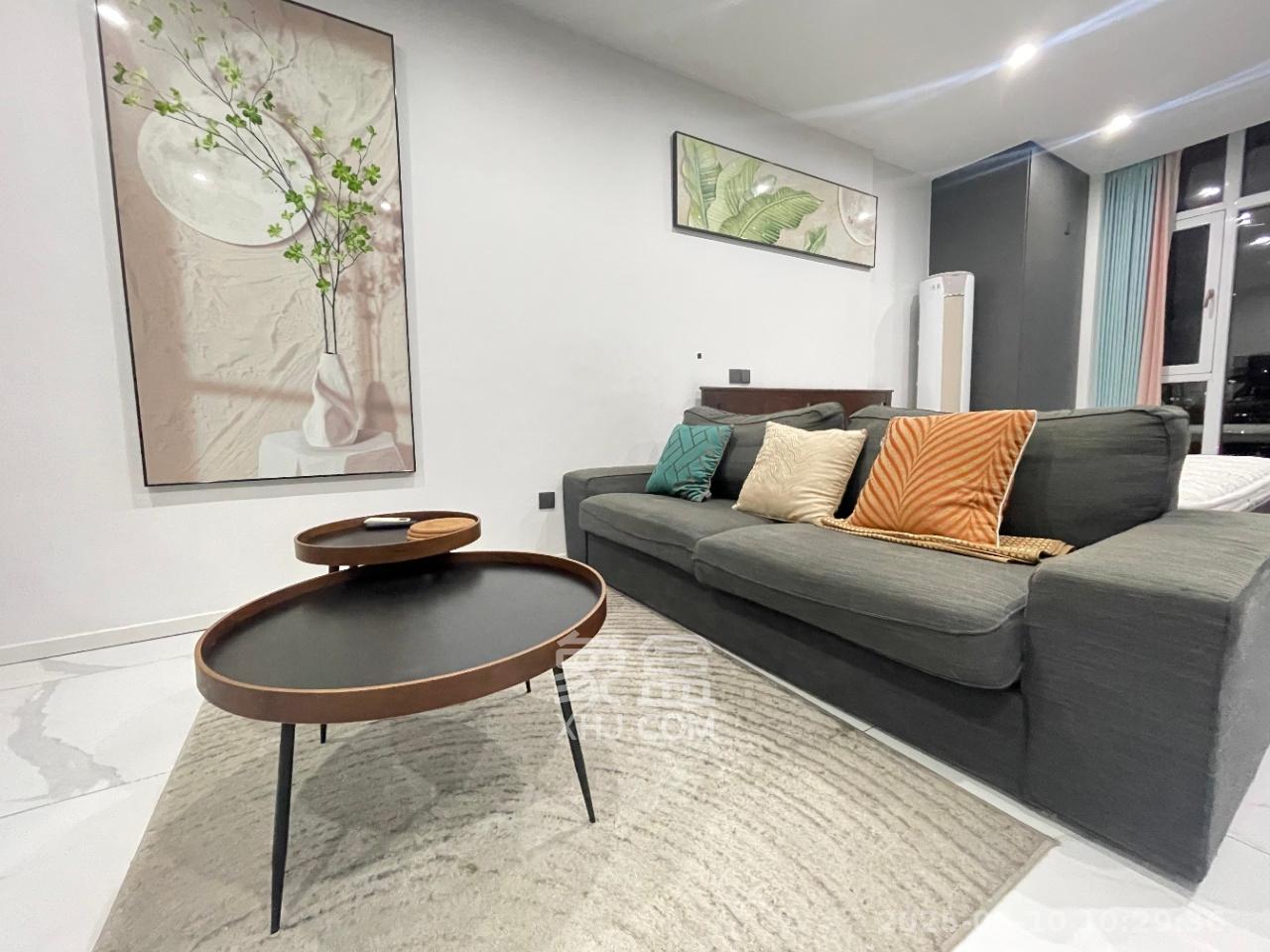 环亚高铁芯城  1室1厅1卫    1800.0元/月 环亚高铁芯城  1室1厅1卫    1800.0元/月