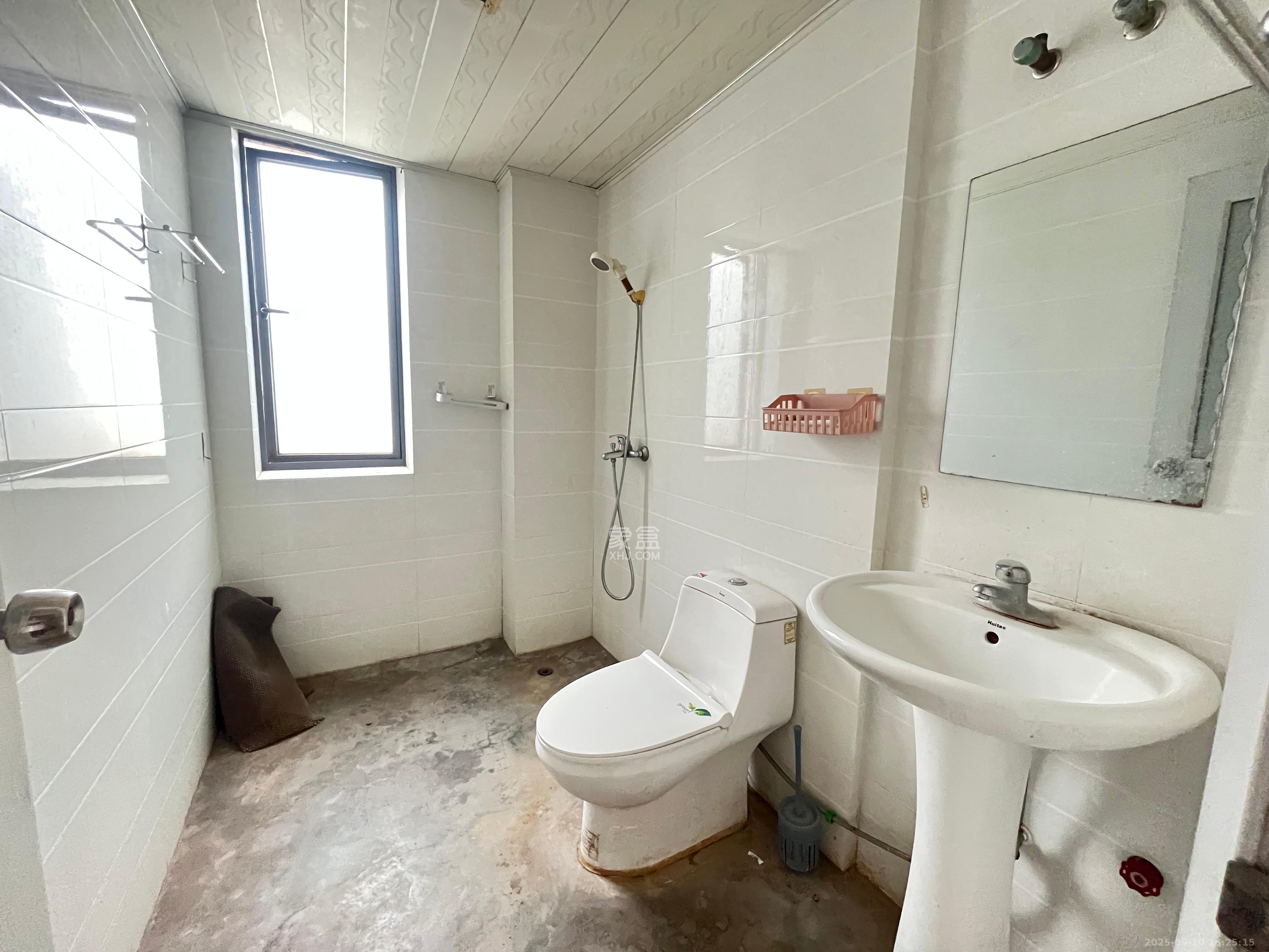 兰亭峰景  3室2厅2卫    2500.0元/月 兰亭峰景  3室2厅2卫    2500.0元/月室内图