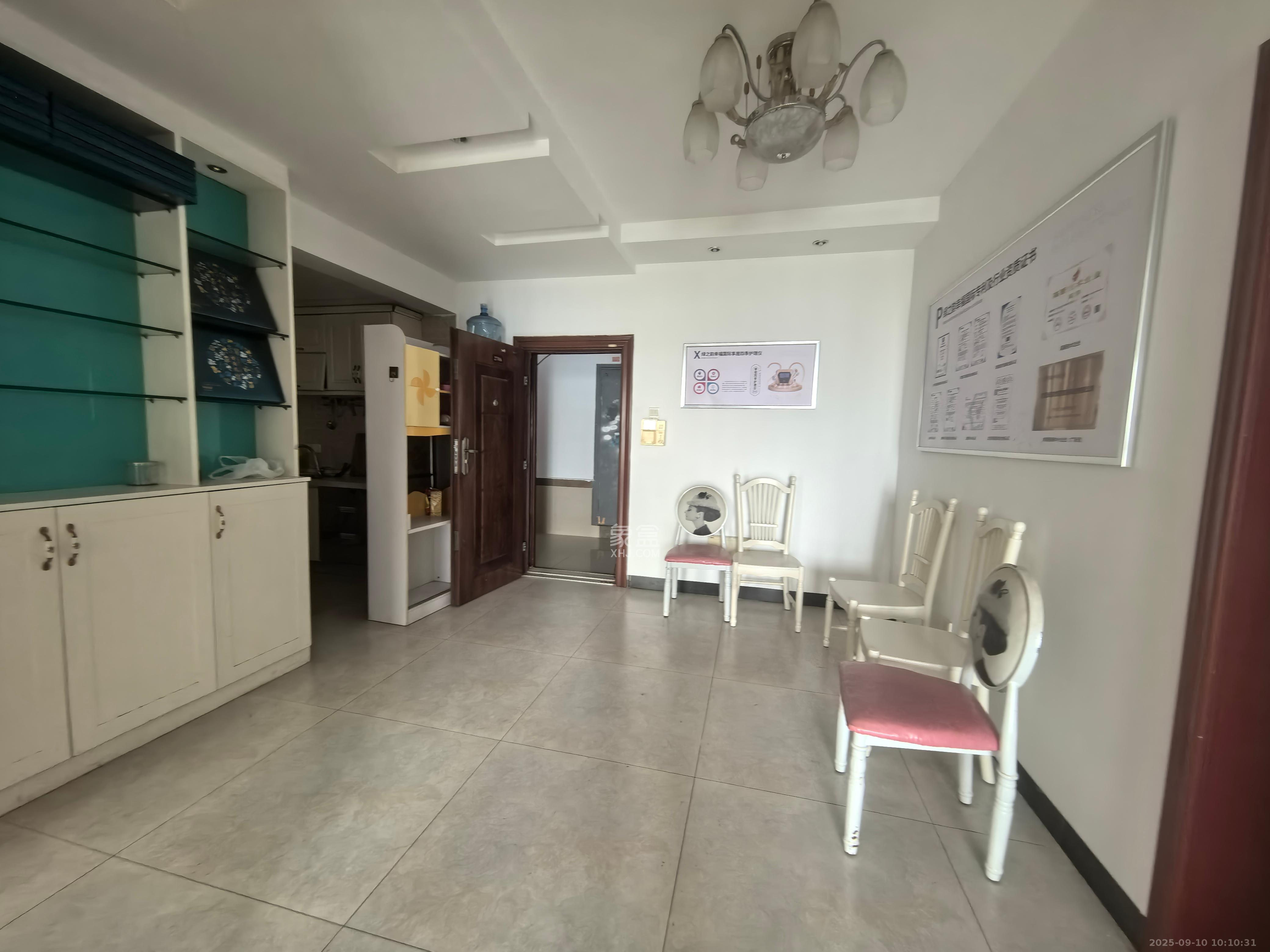 尚城  3室2厅1卫    2000.0元/月室内图