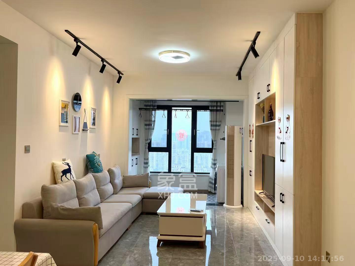 阳光城尚东湾青云苑 3室2厅1卫 2400.0元/月 阳光城尚东湾青云苑 3室2厅1卫 2400.0元/月室内图