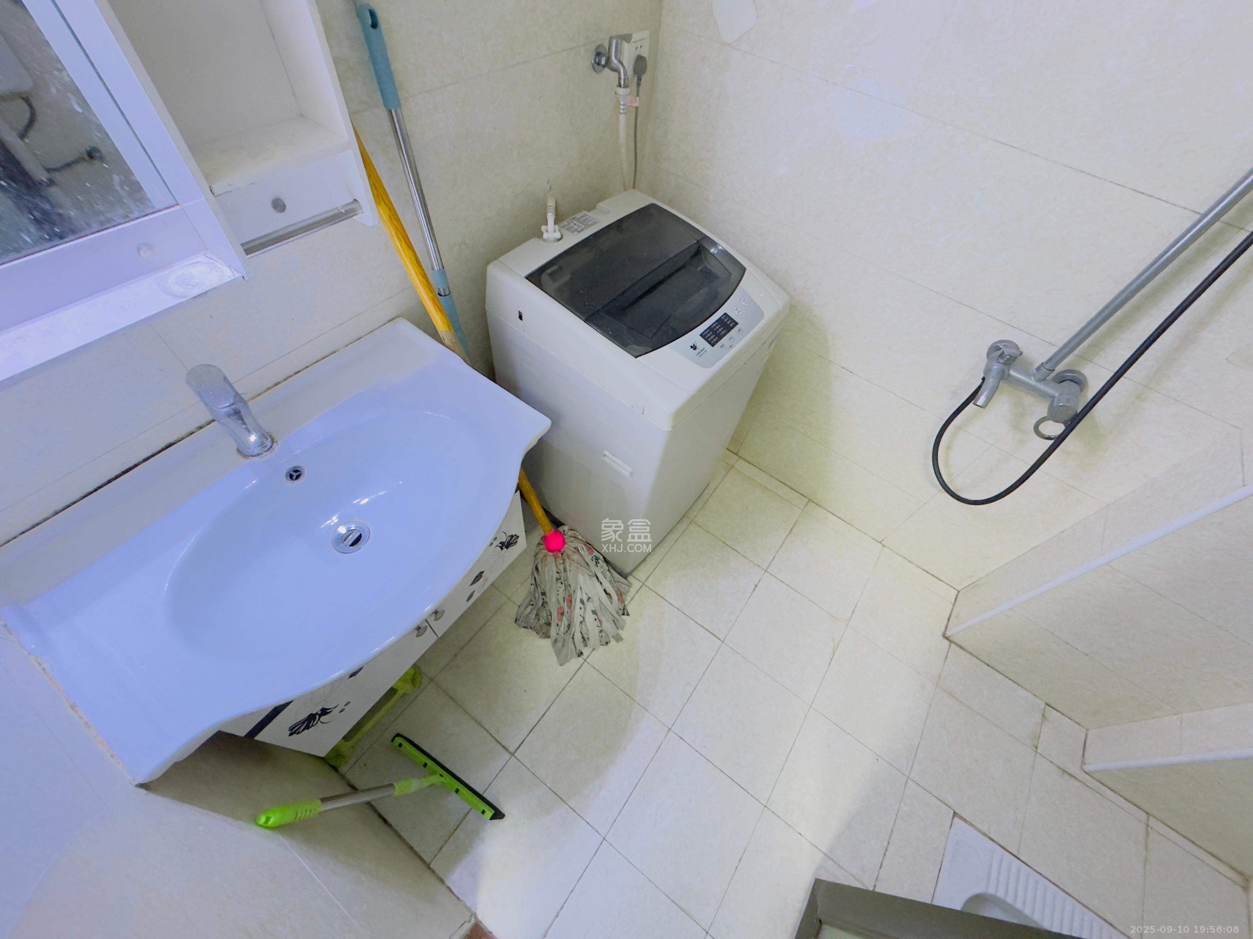 保利麓谷林语I区  1室1厅1卫   1500.00元/月室内图