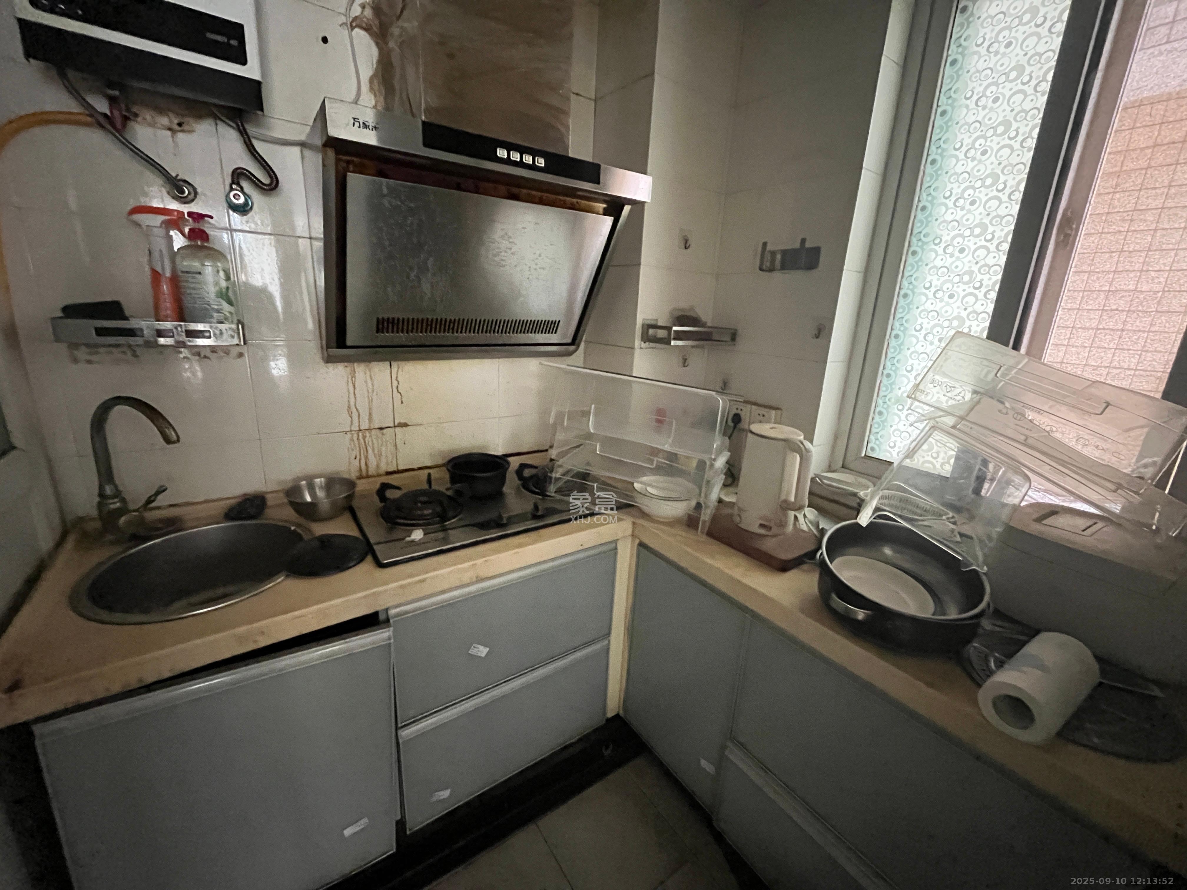 华银园 1室1厅1卫 1400.0元/月 华银园 1室1厅1卫 1400.0元/月室内图