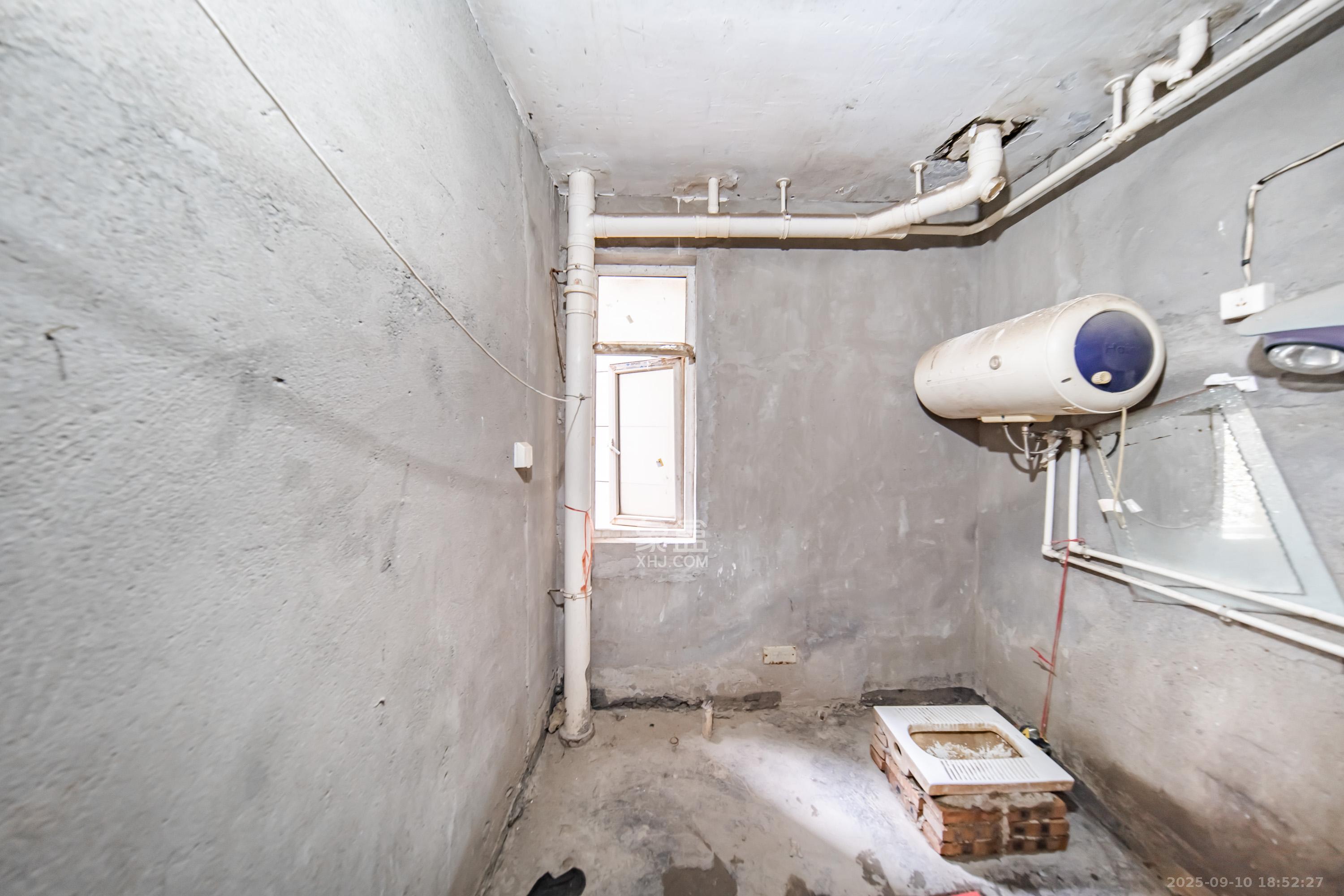 洋湖景园 3室2厅2卫 80.0万 洋湖景园 3室2厅2卫 80.0万卫生间